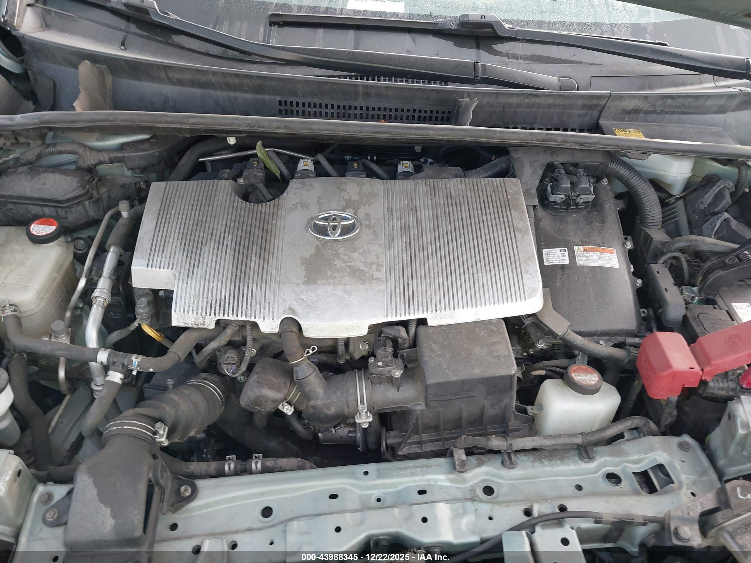 TOYOTA PRIUS image 10
