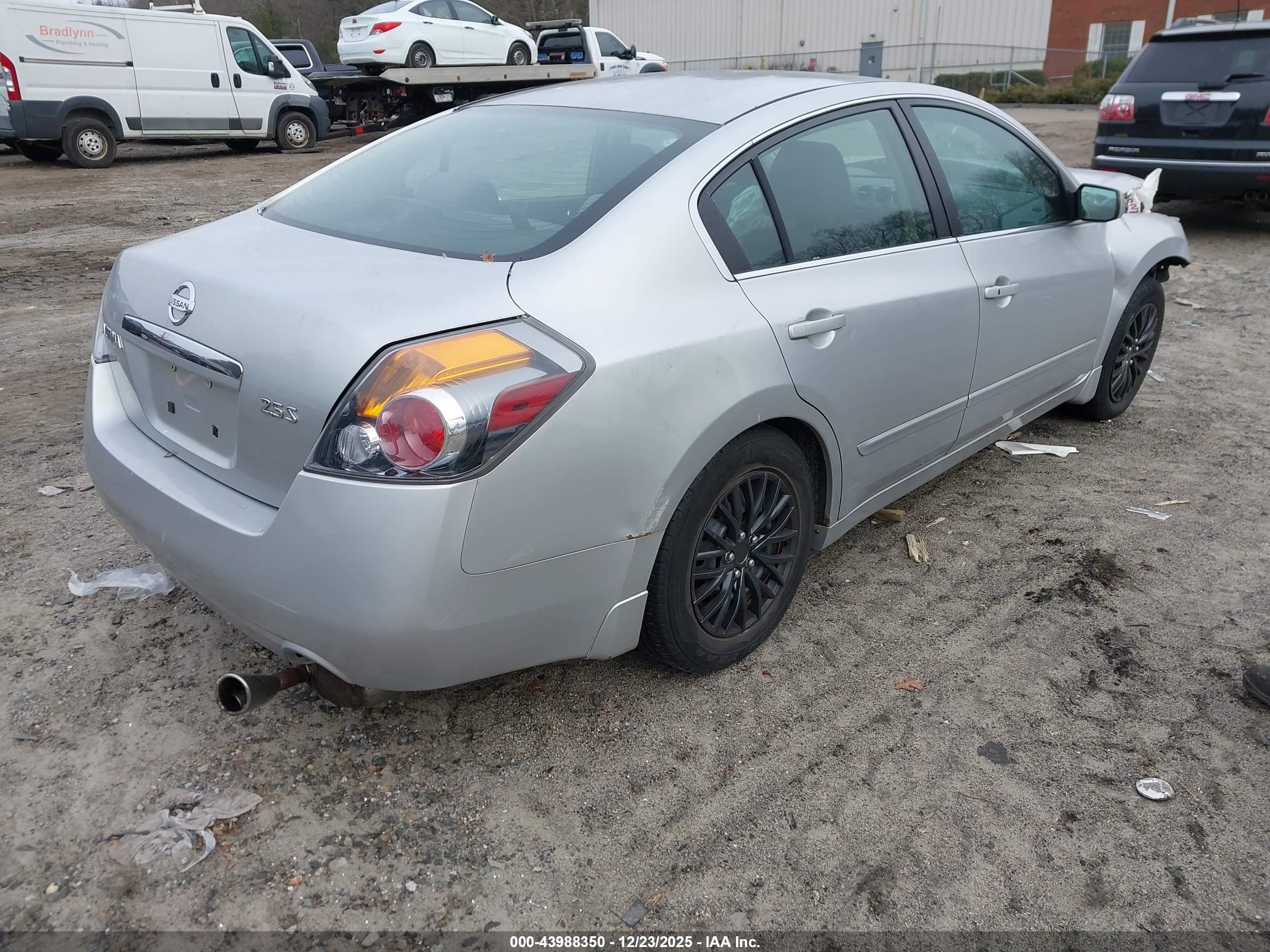 NISSAN ALTIMA image 4