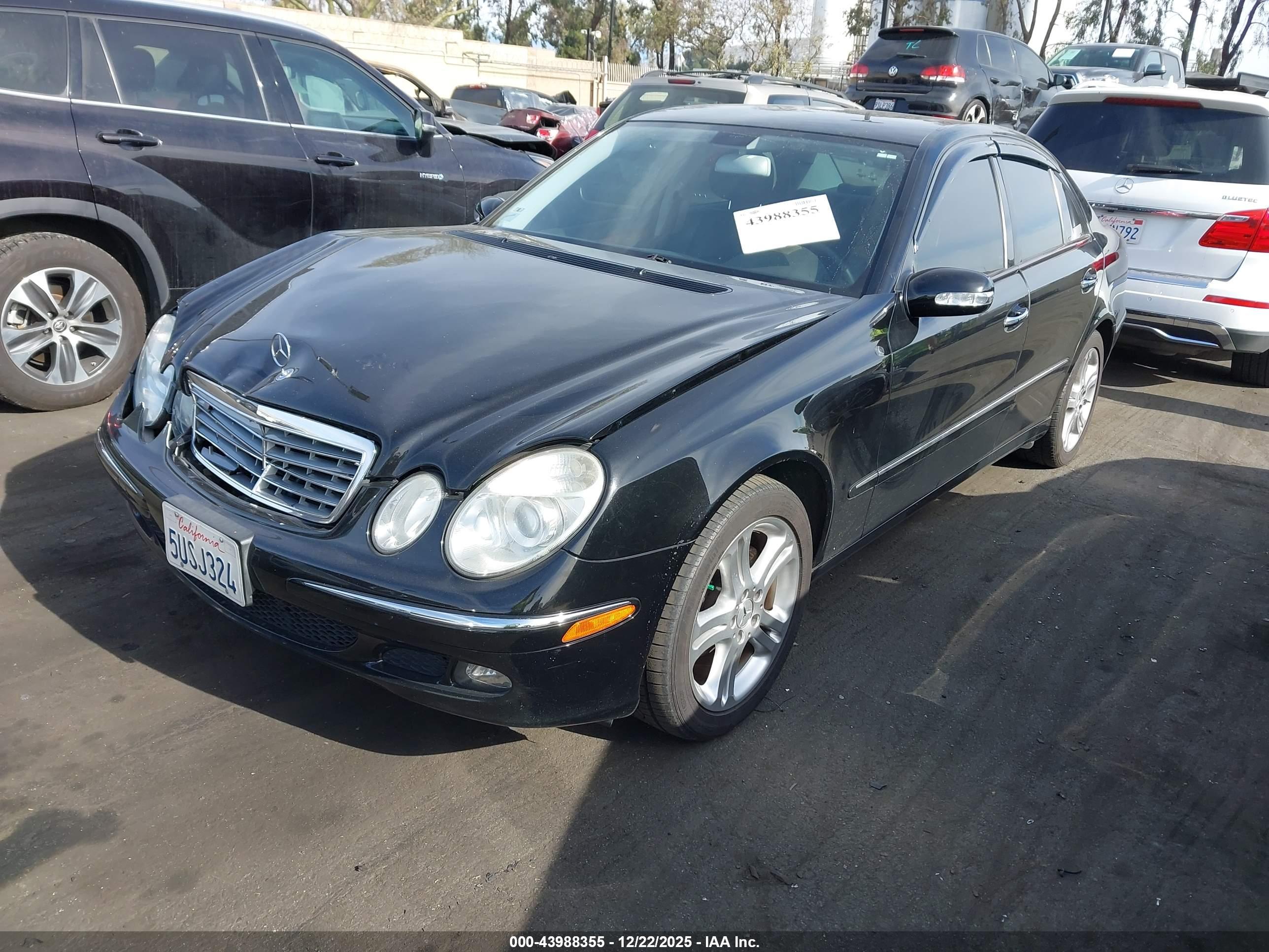 MERCEDES-BENZ E image 2