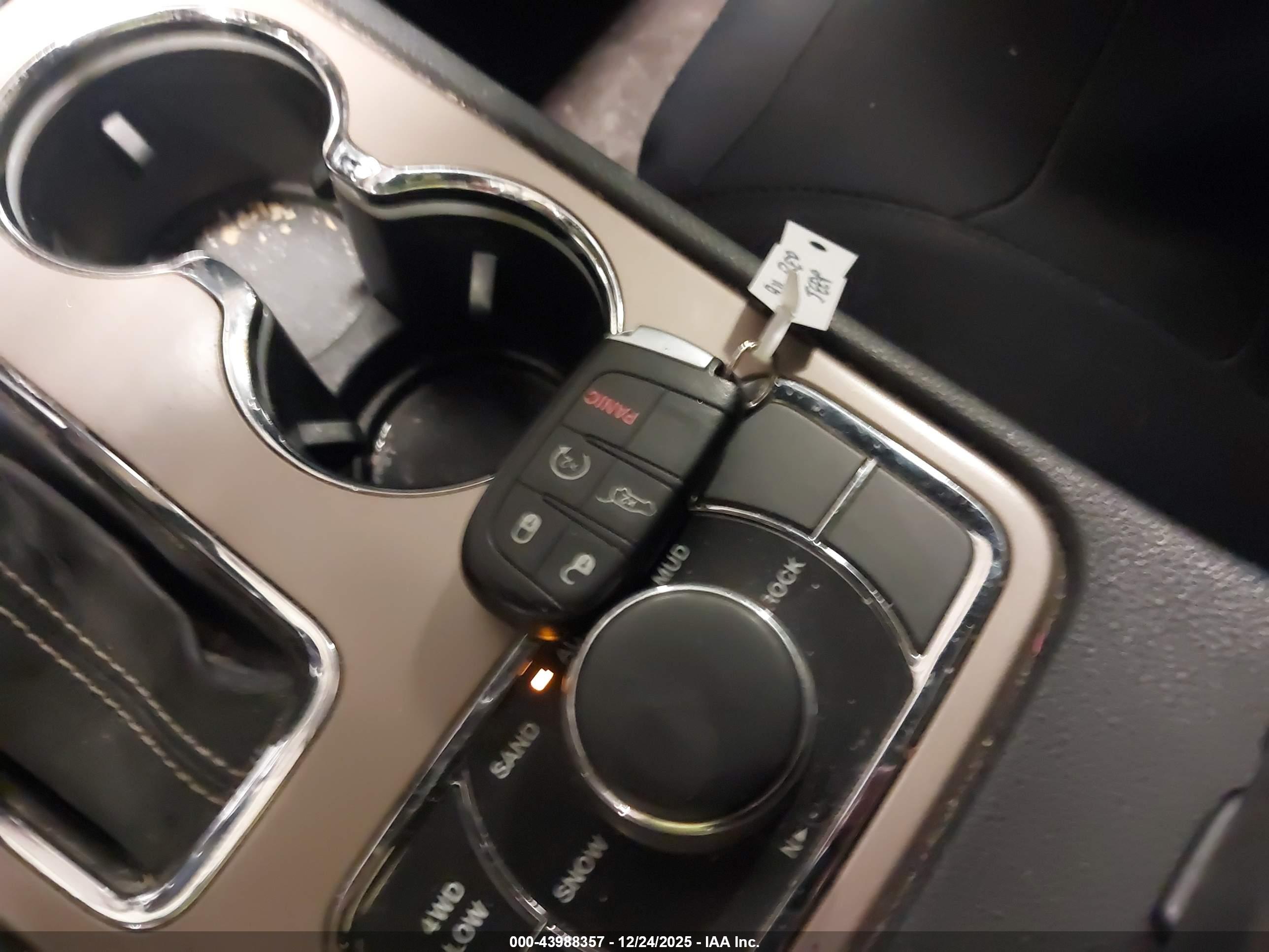 JEEP GRAND image 11