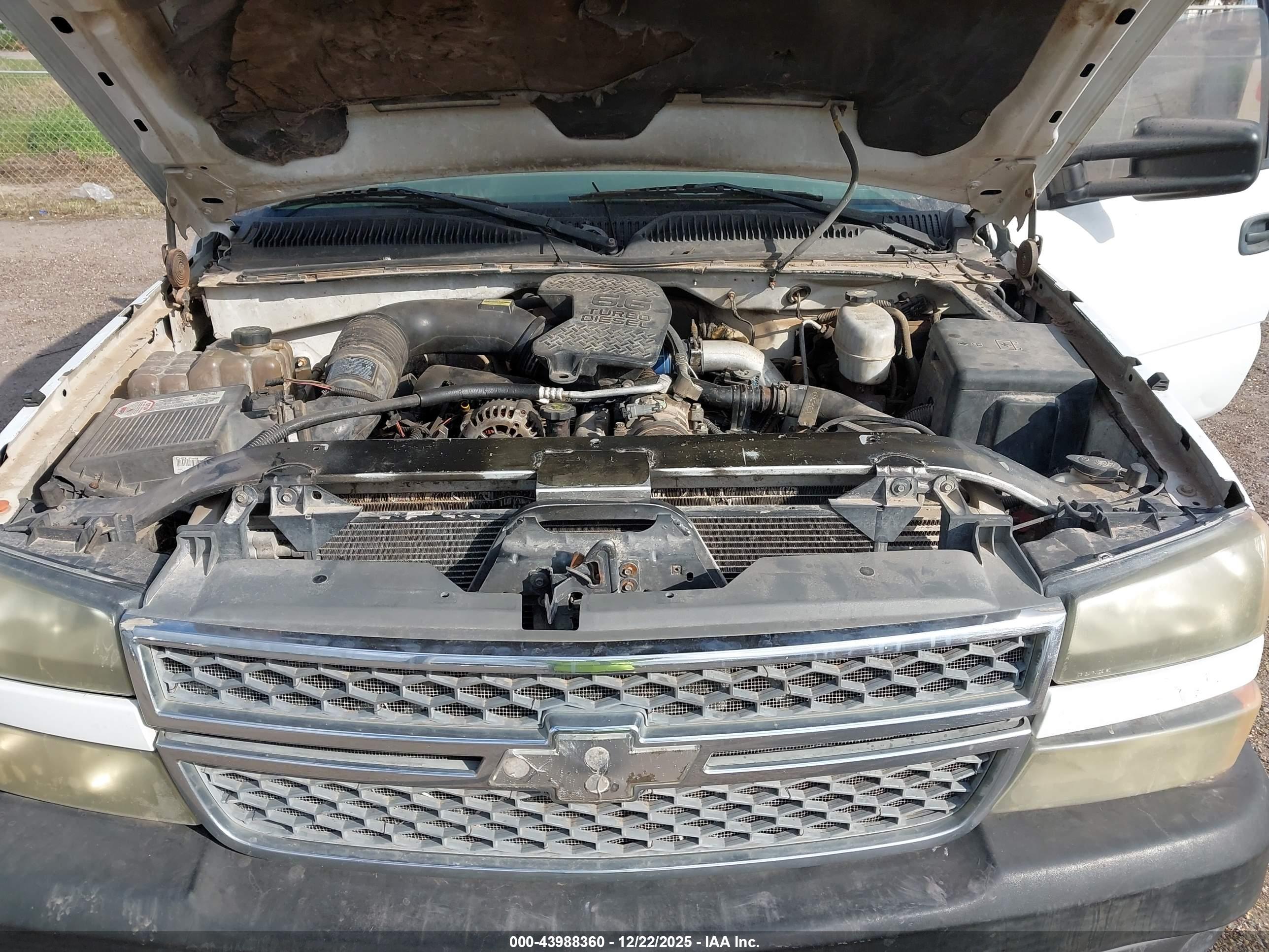 CHEVROLET SILVERADO image 10