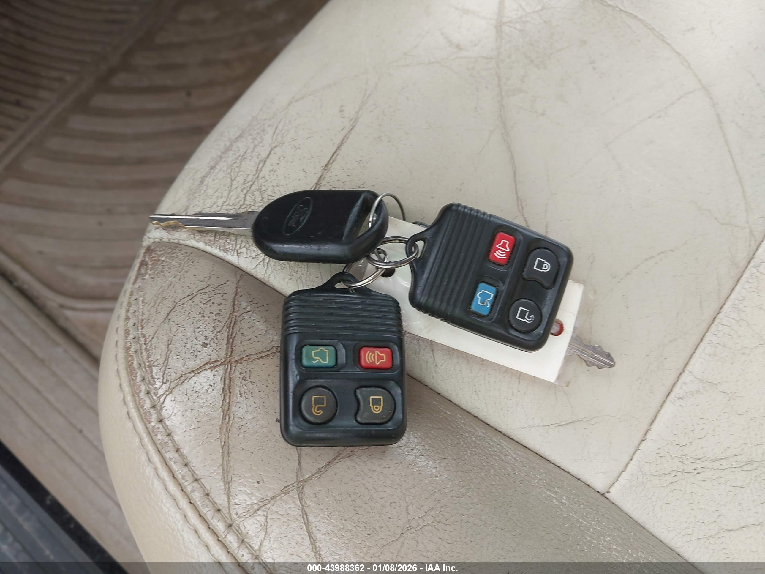 FORD EXPLORER image 11