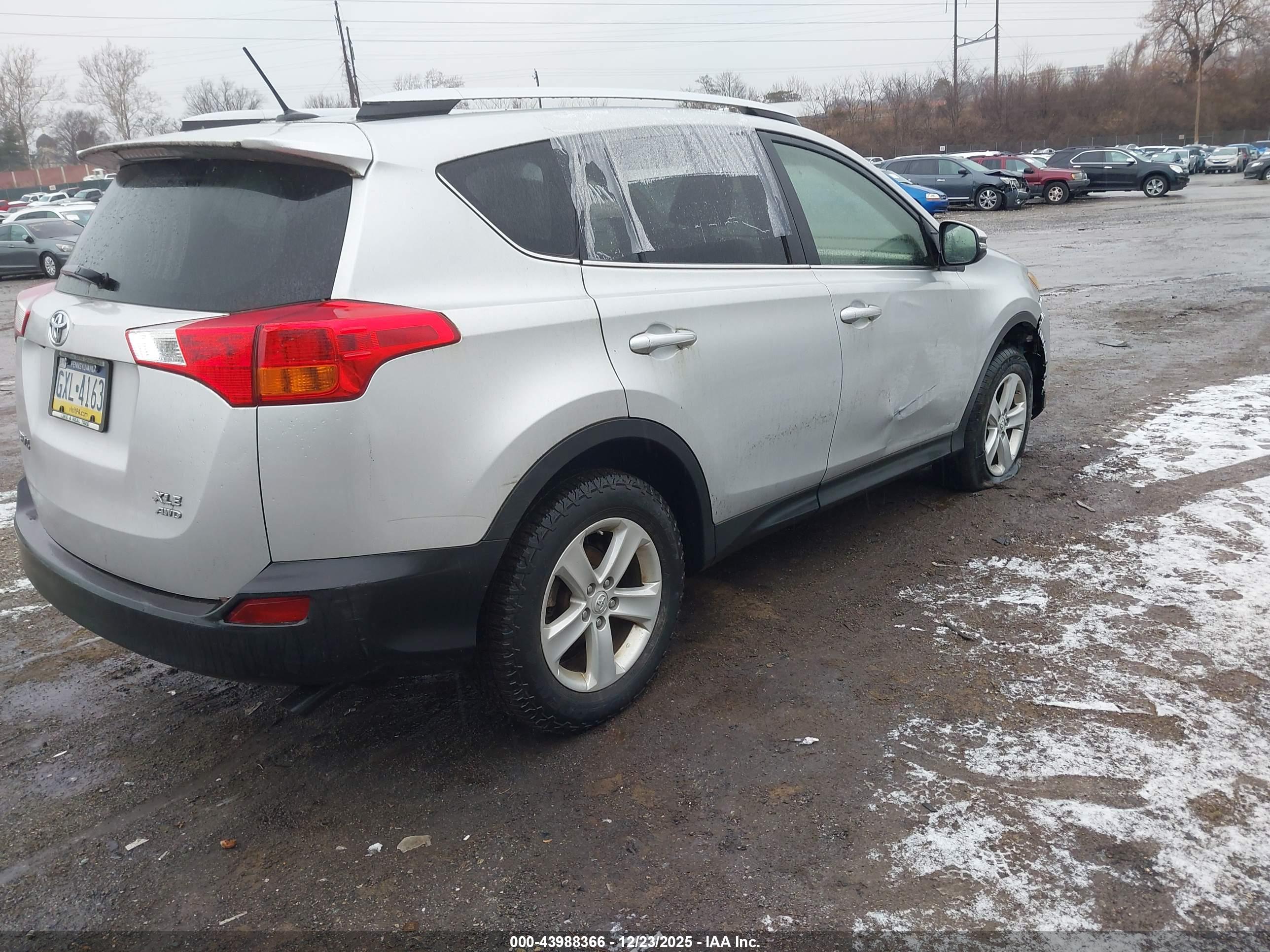 TOYOTA RAV4 image 4