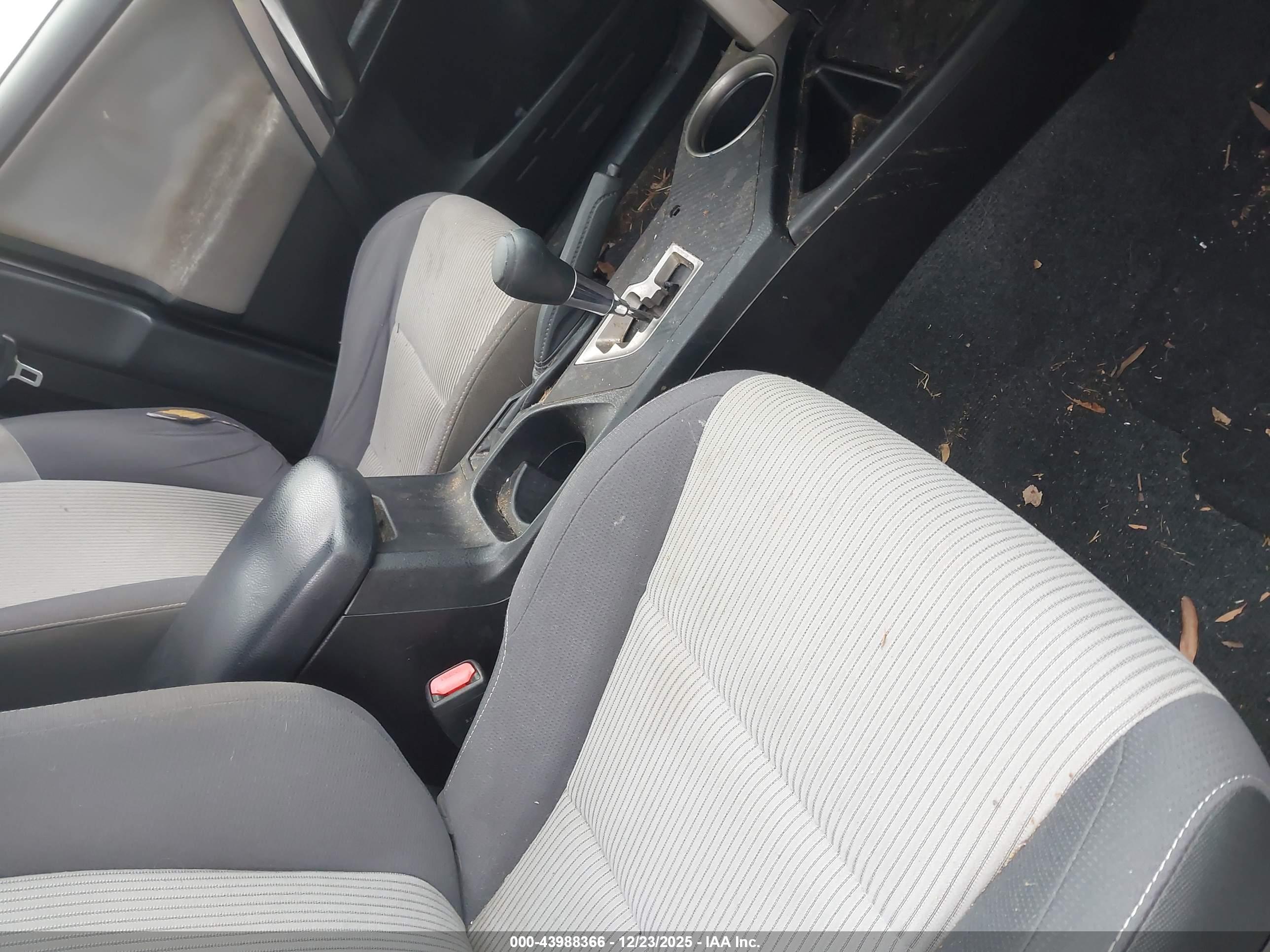 TOYOTA RAV4 image 5