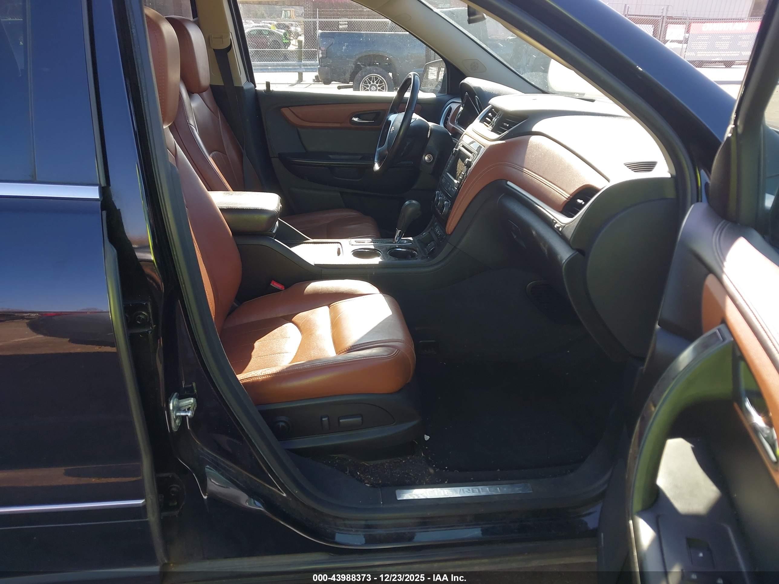 CHEVROLET TRAVERSE image 5