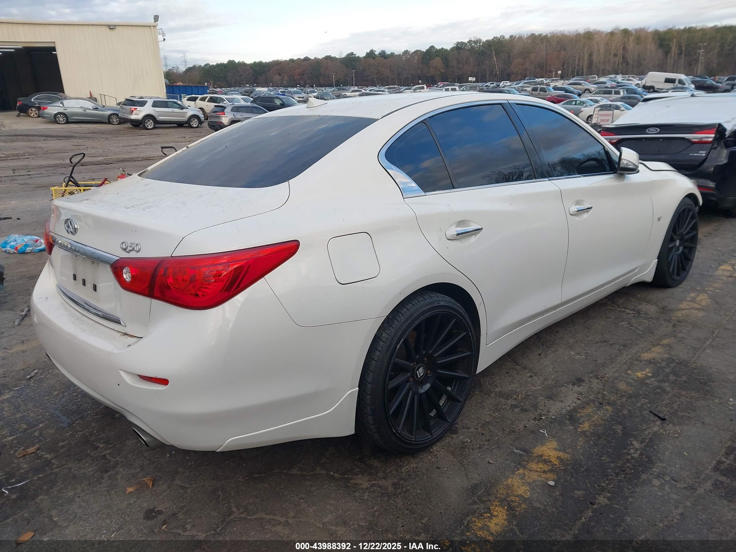 INFINITI Q50 image 4