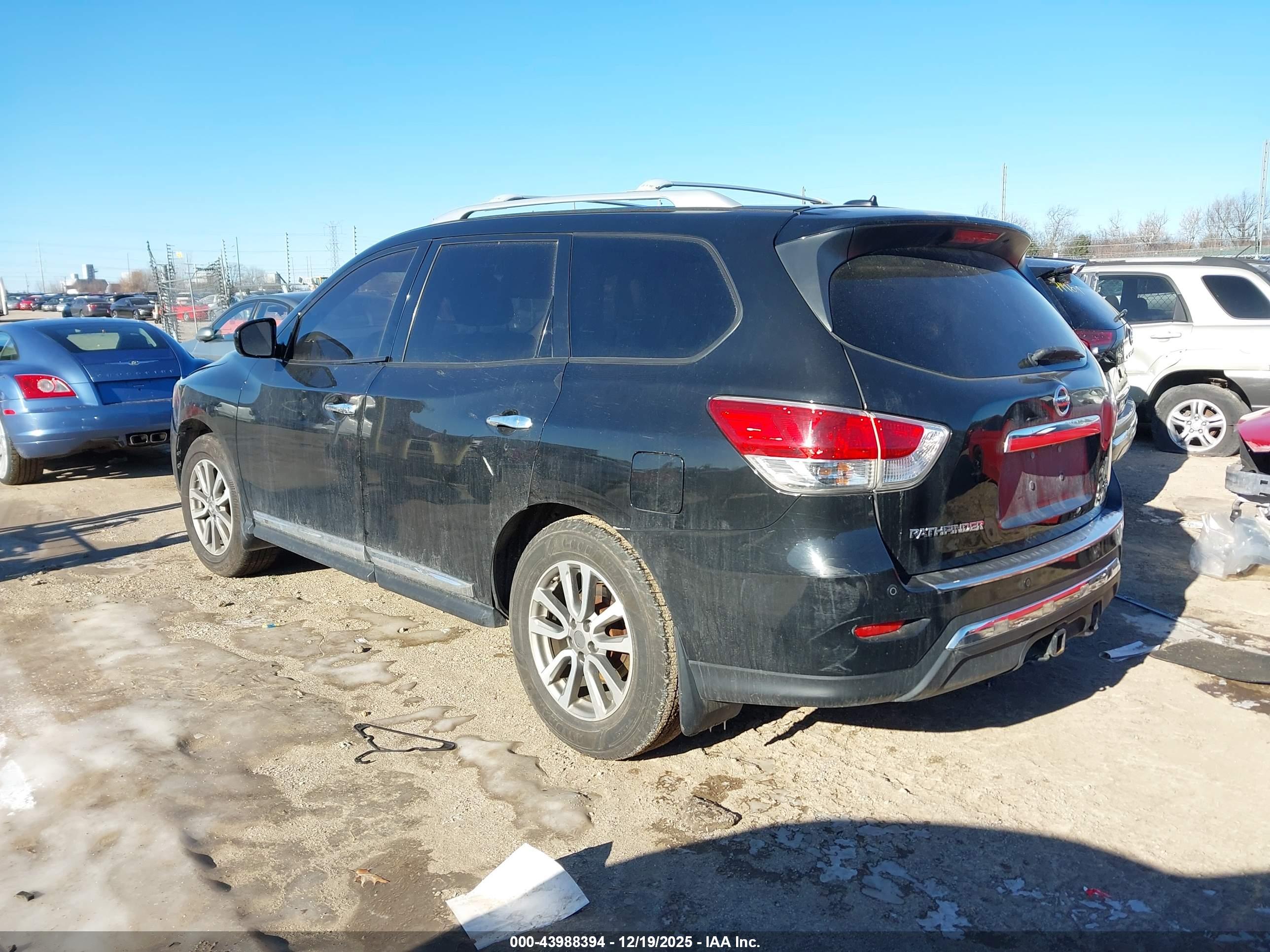 NISSAN PATHFINDER image 3