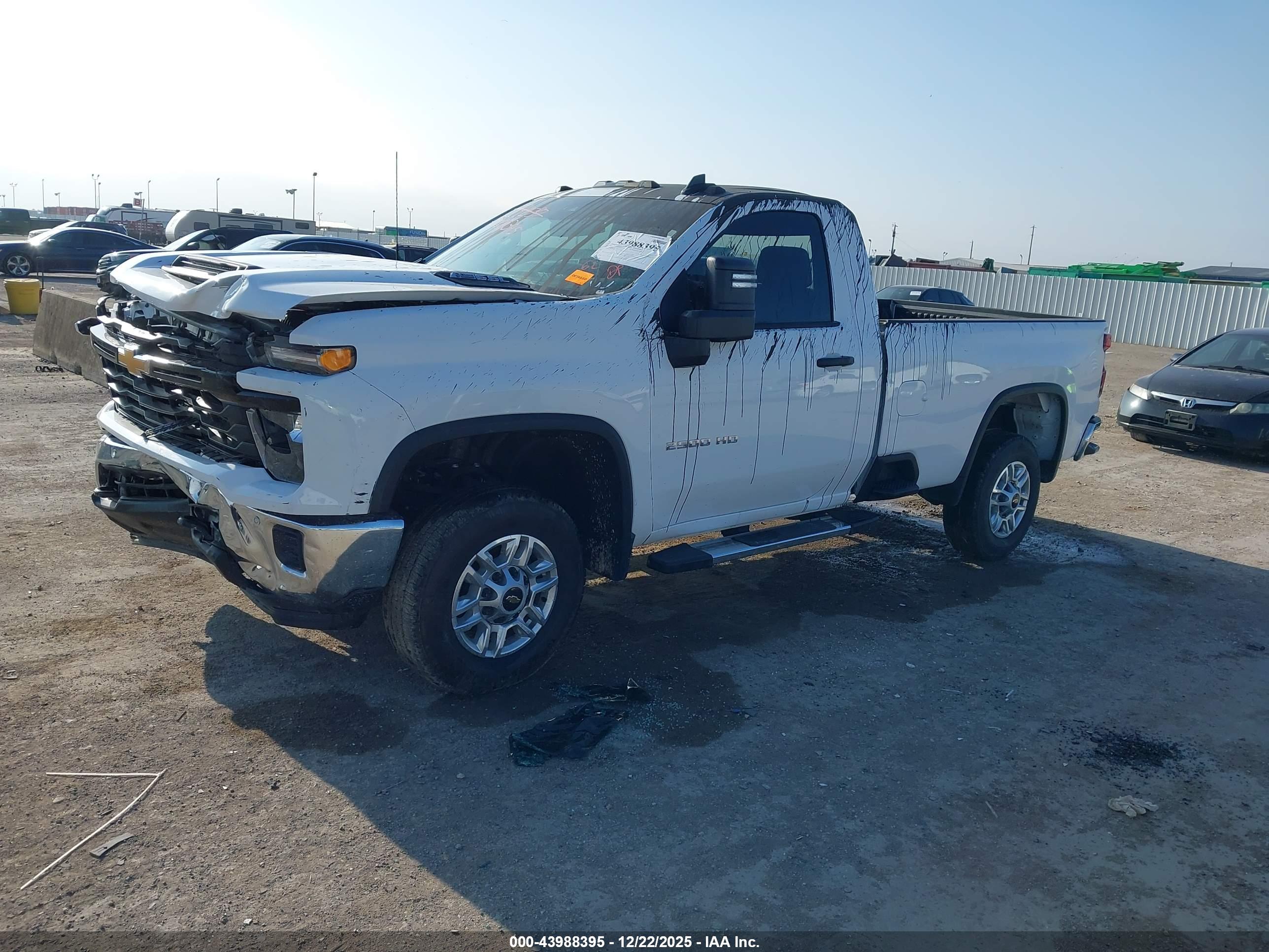 CHEVROLET SILVERADO image 6