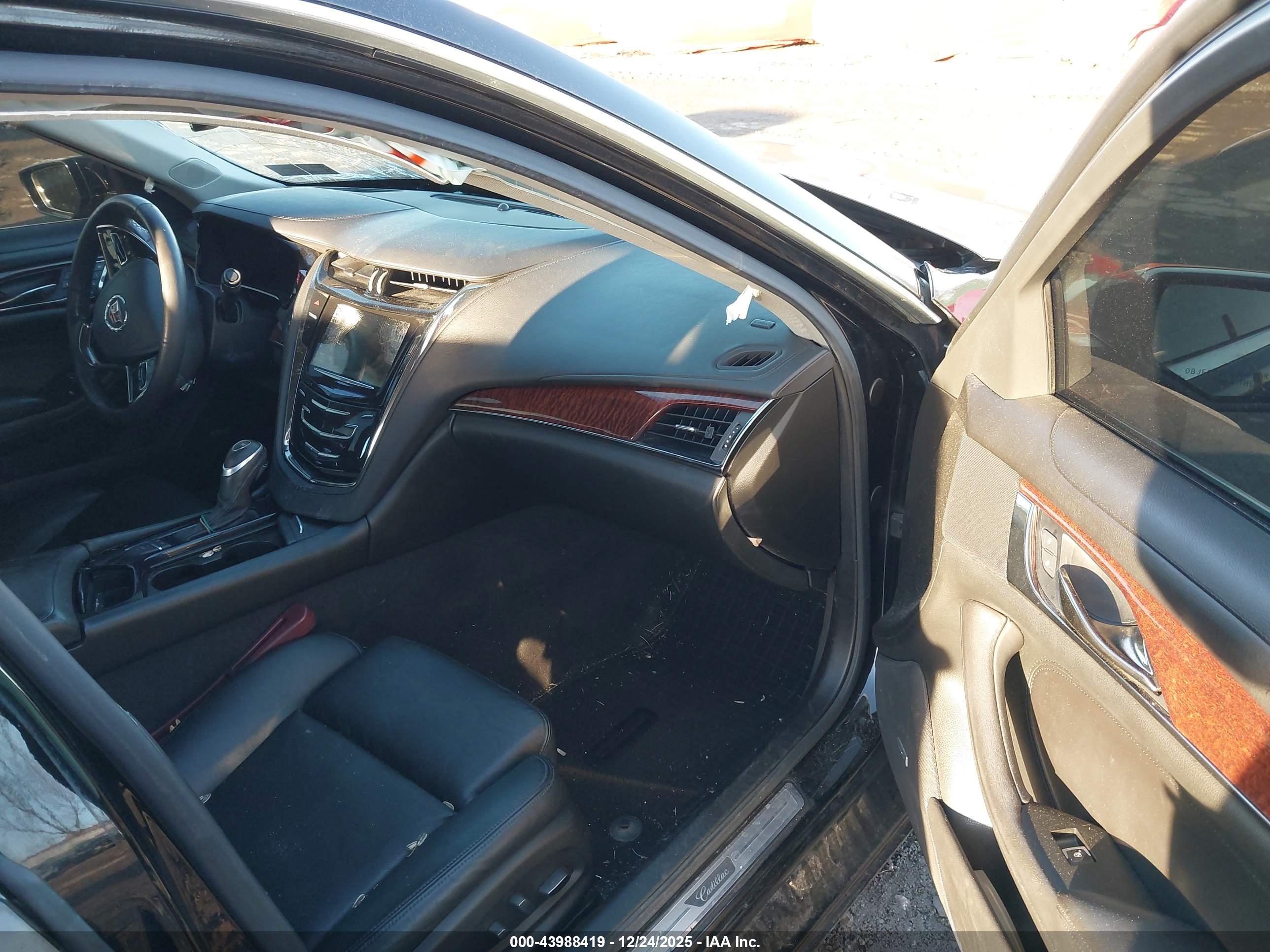 CADILLAC CTS image 5