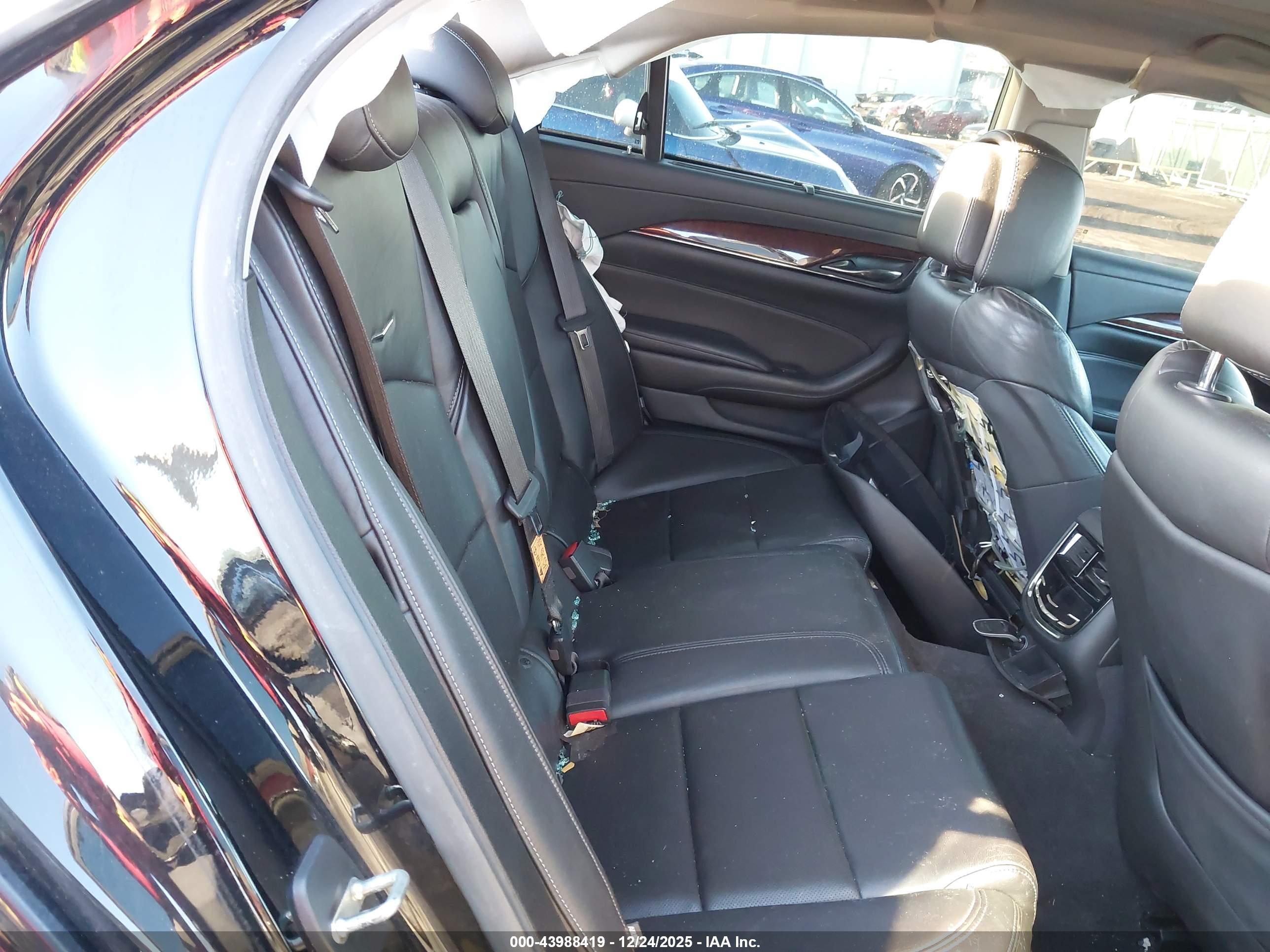 CADILLAC CTS image 8
