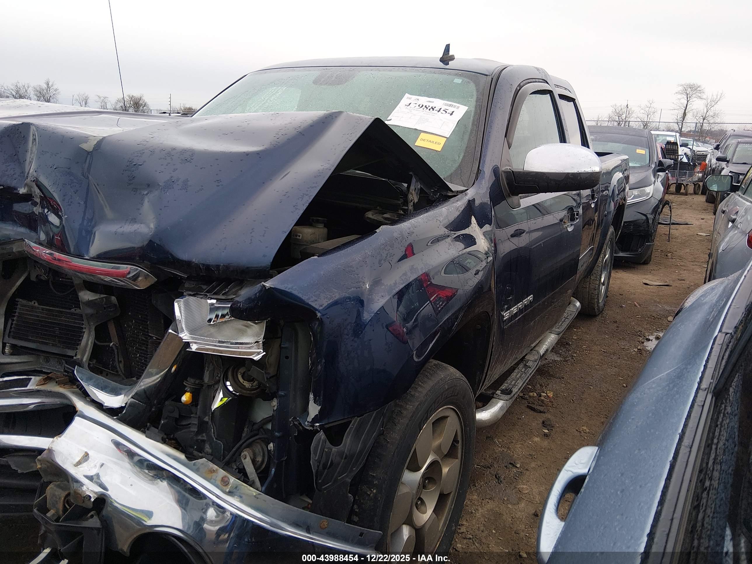 GMC SIERRA image 2