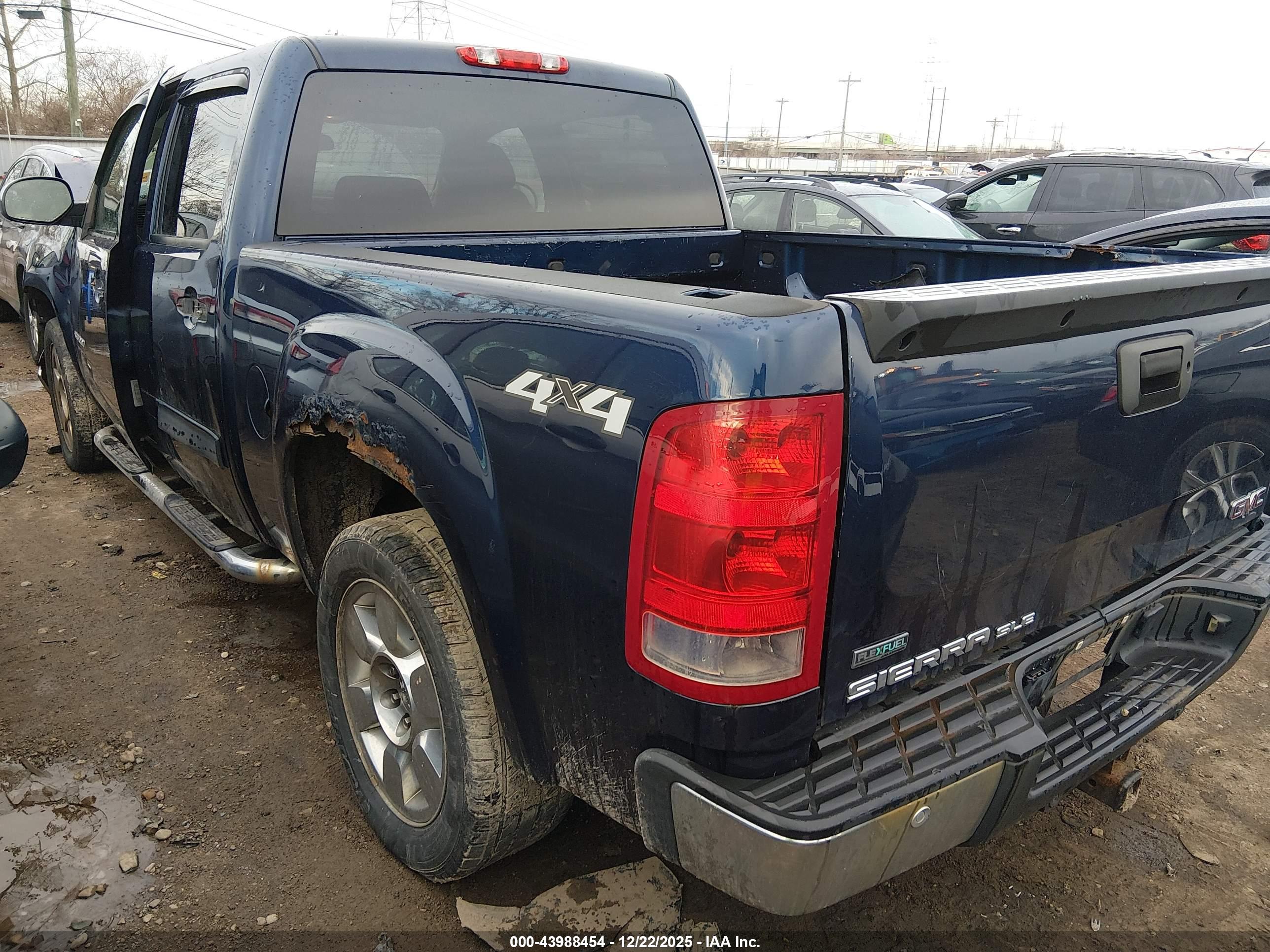GMC SIERRA image 3