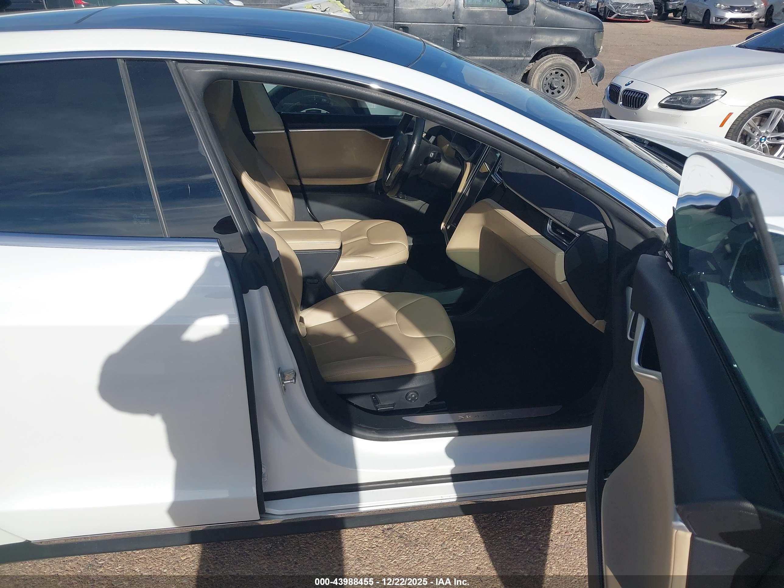 TESLA MODEL image 5