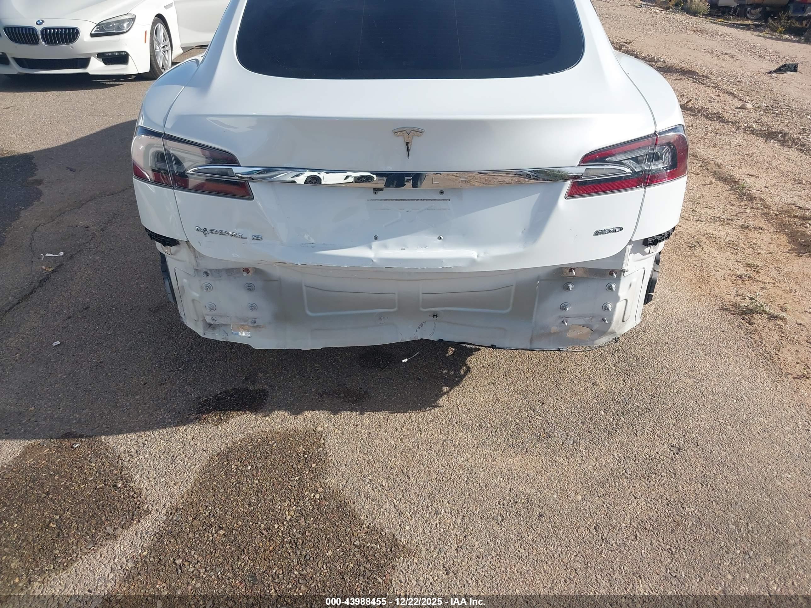 TESLA MODEL image 6