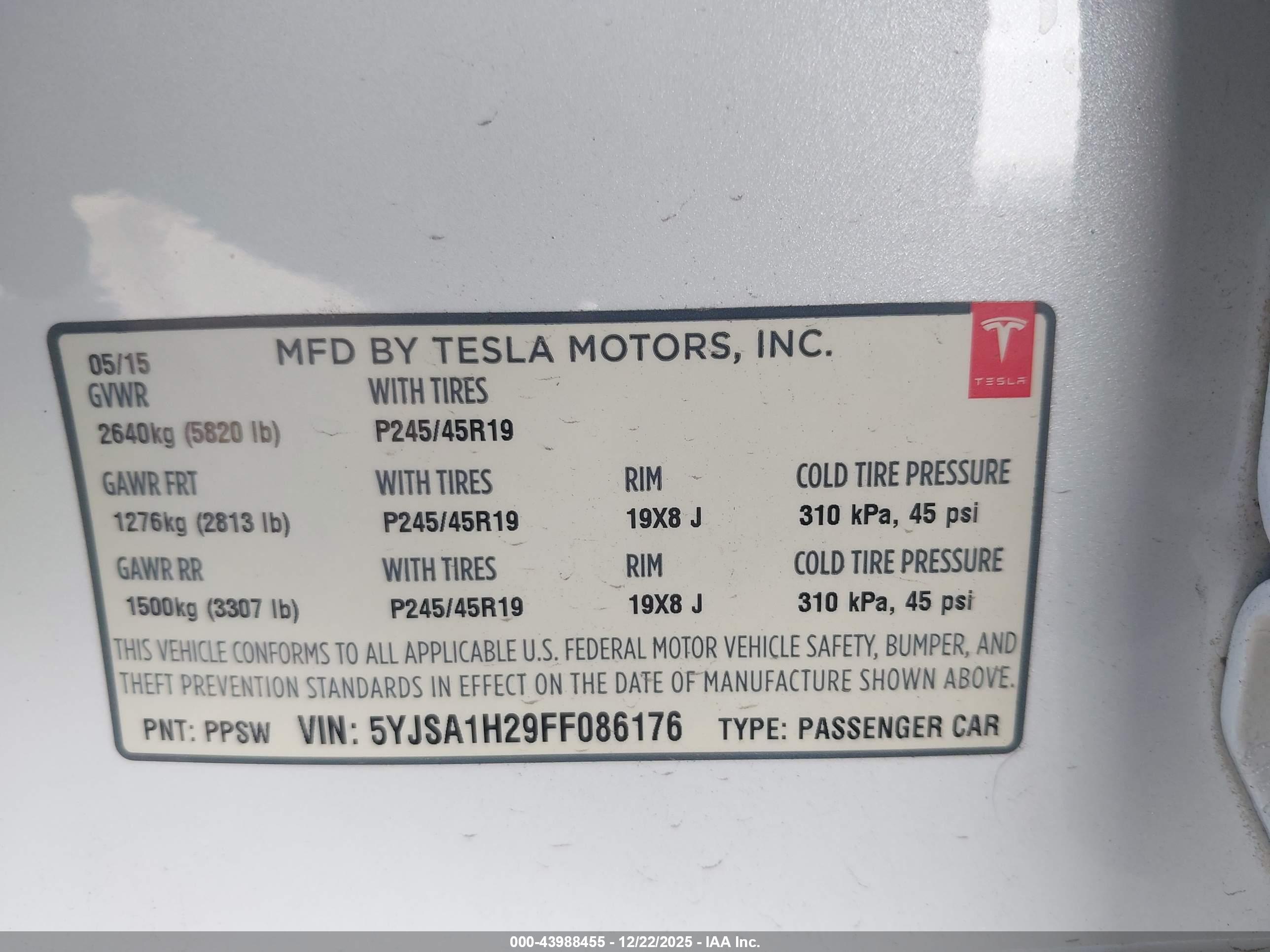 TESLA MODEL image 9