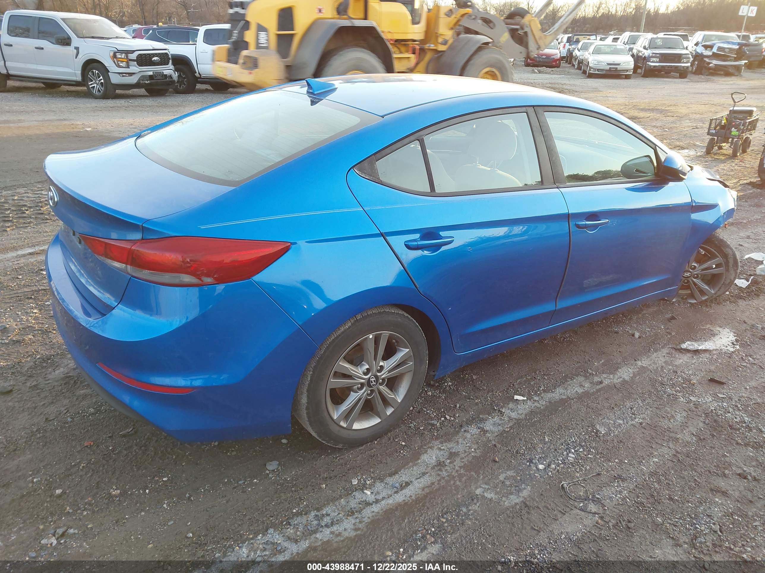 HYUNDAI ELANTRA image 4