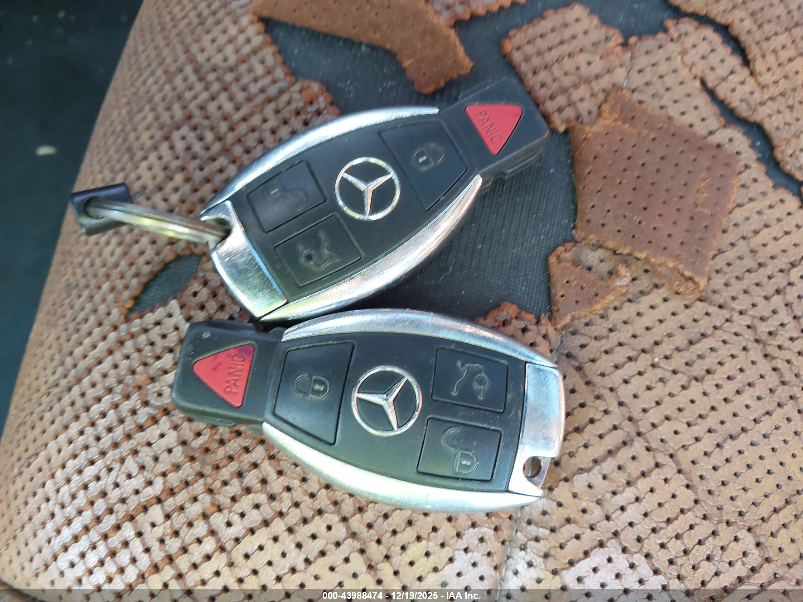 MERCEDES-BENZ E image 11
