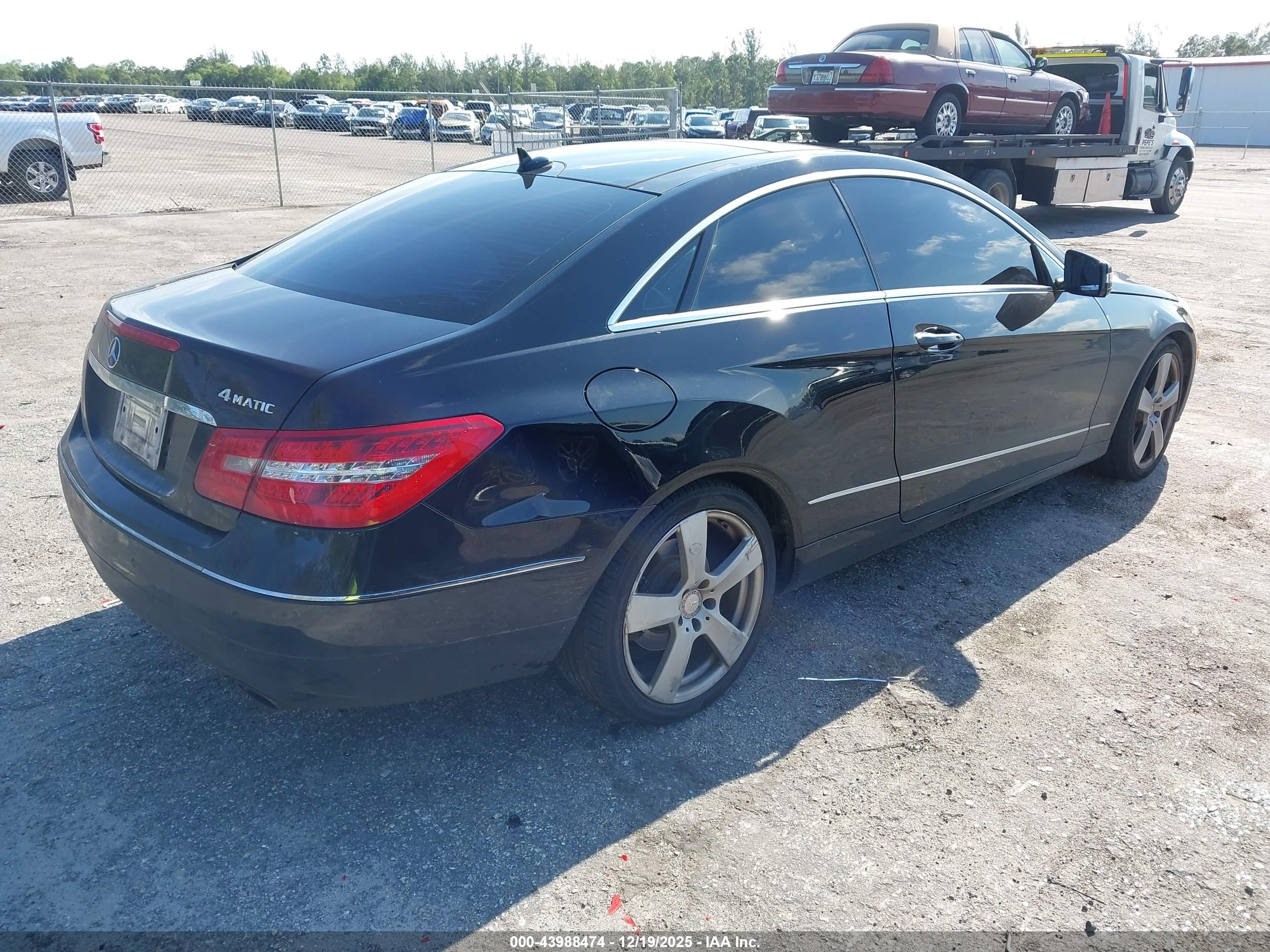 MERCEDES-BENZ E image 4