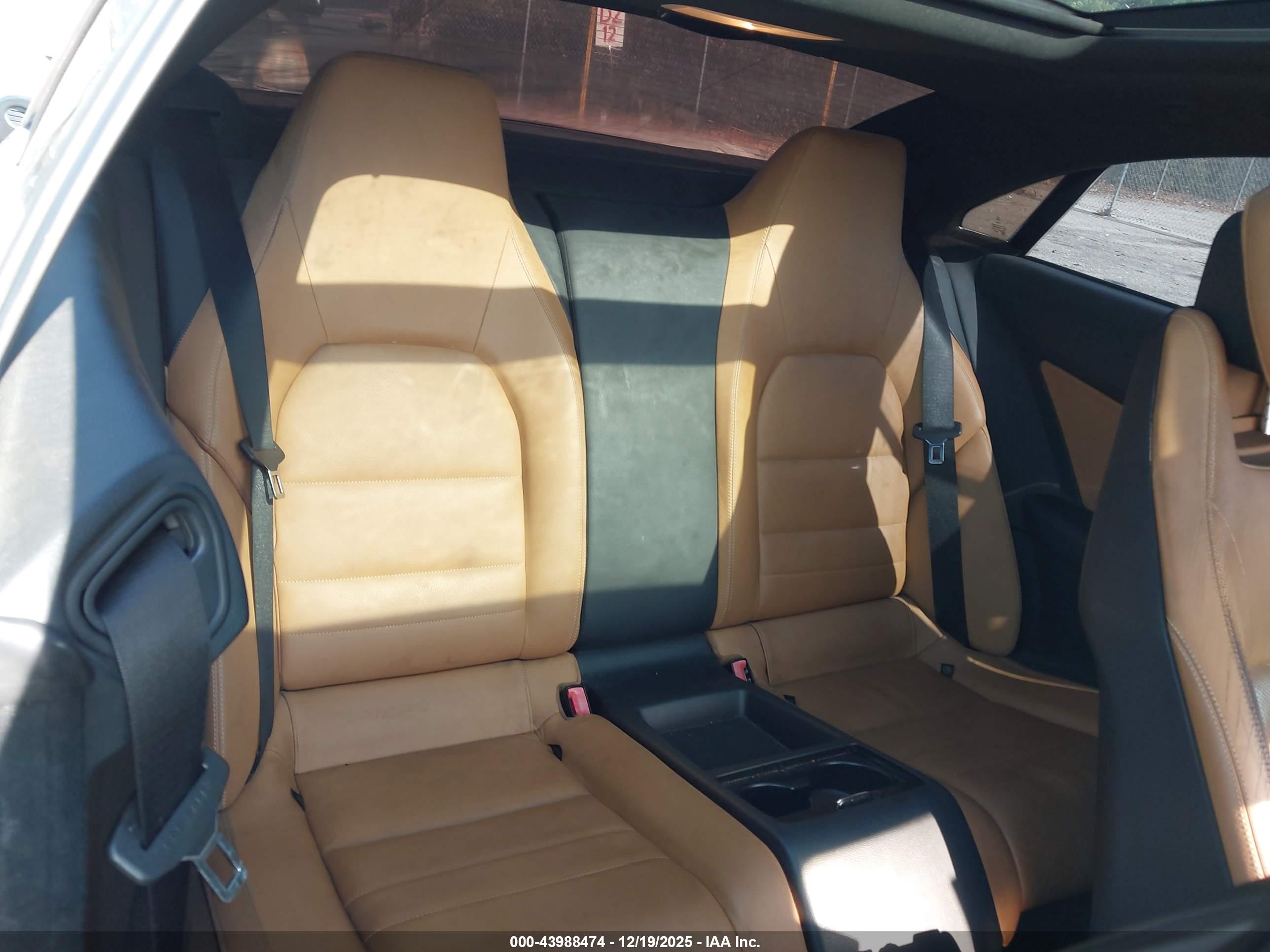 MERCEDES-BENZ E image 8