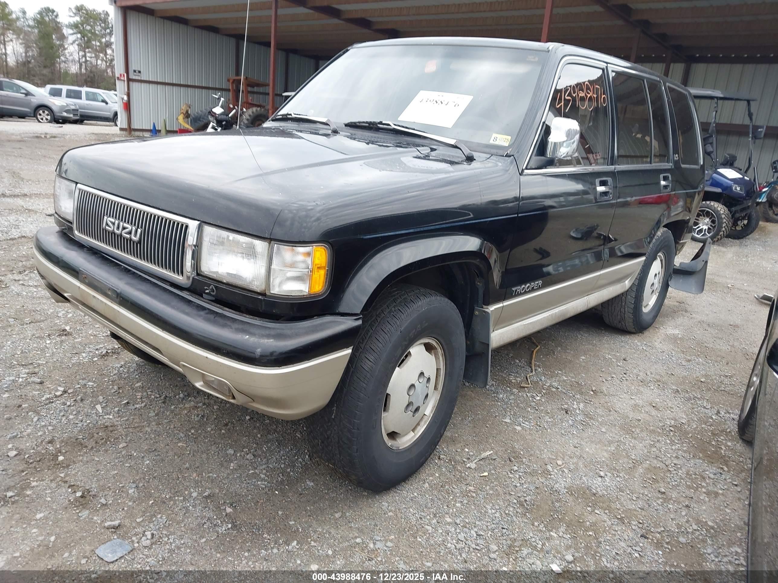 ISUZU TROOPER image 2