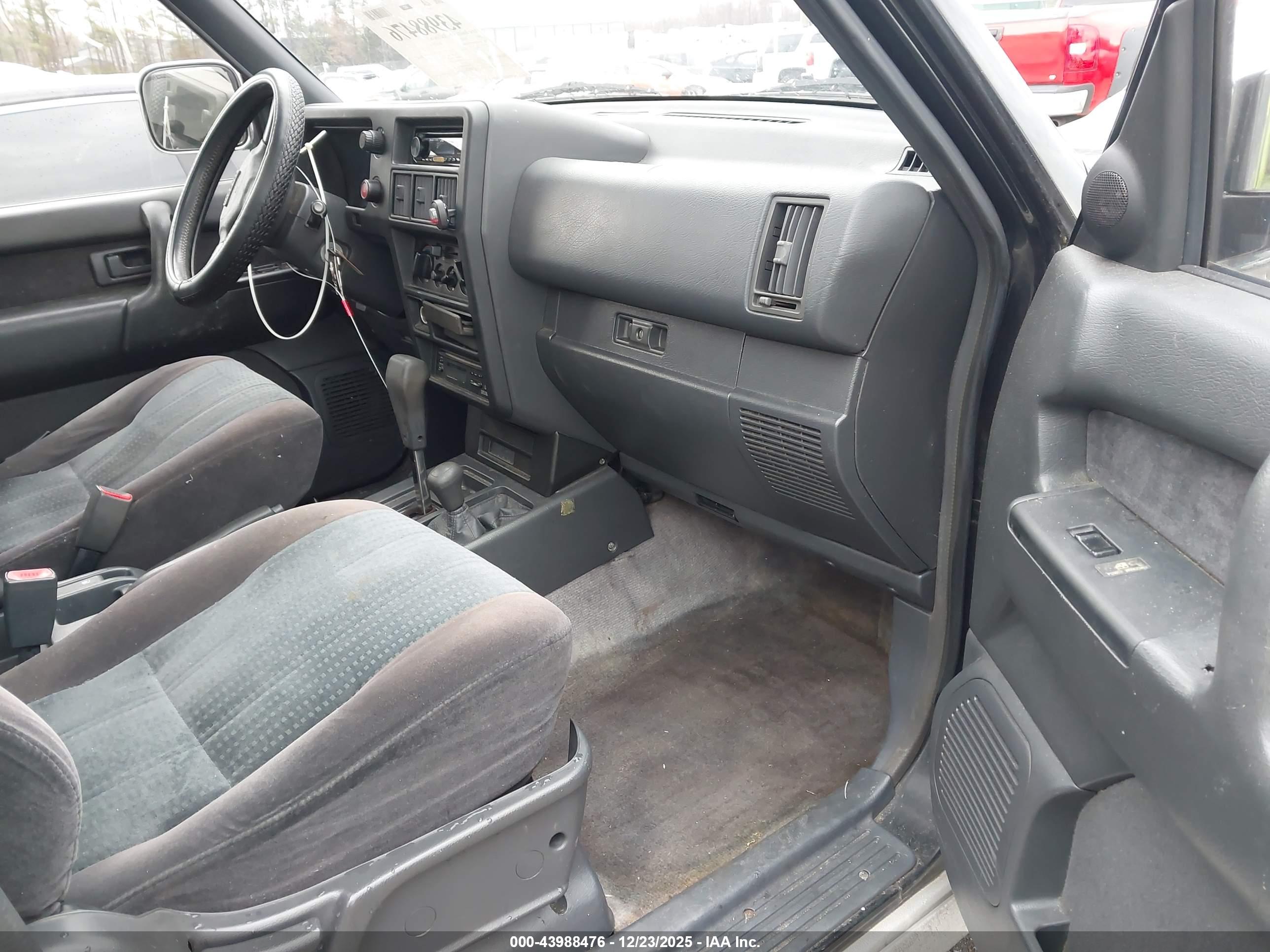 ISUZU TROOPER image 5