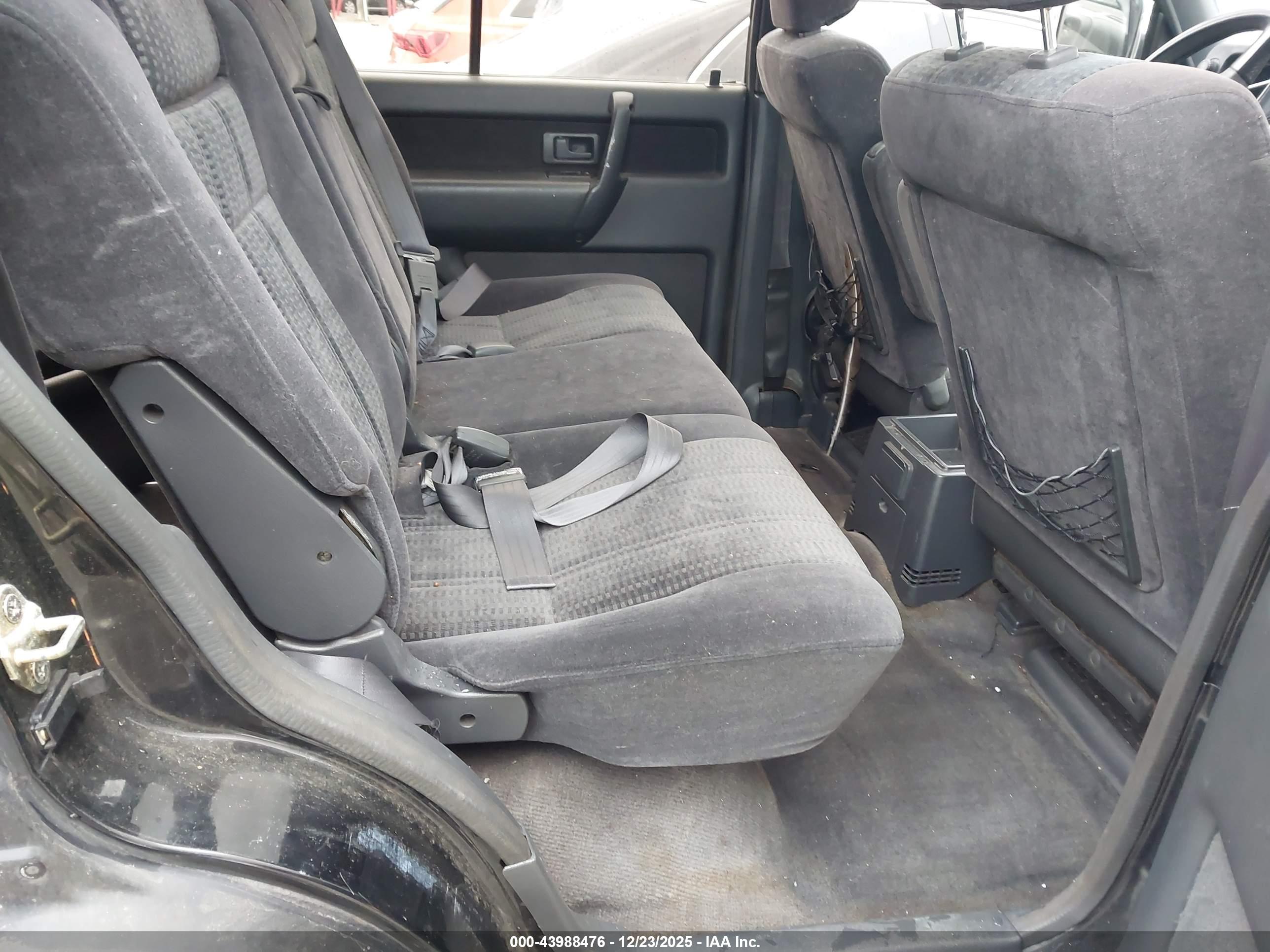 ISUZU TROOPER image 8