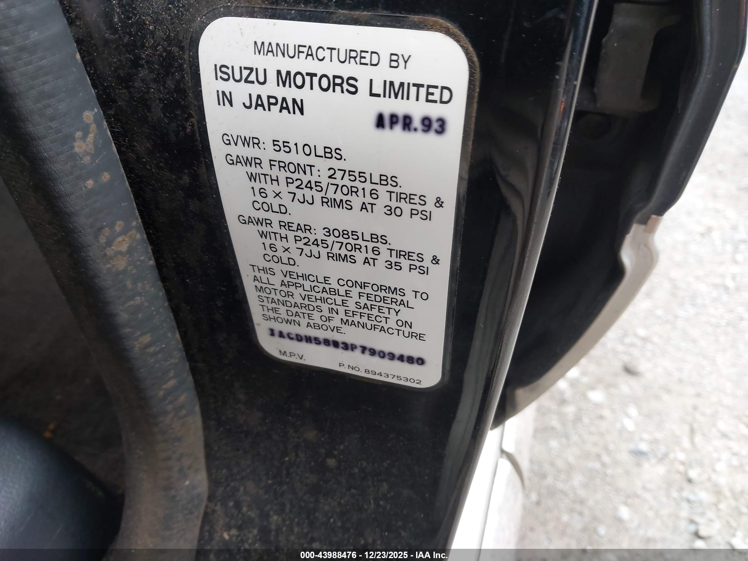ISUZU TROOPER image 9