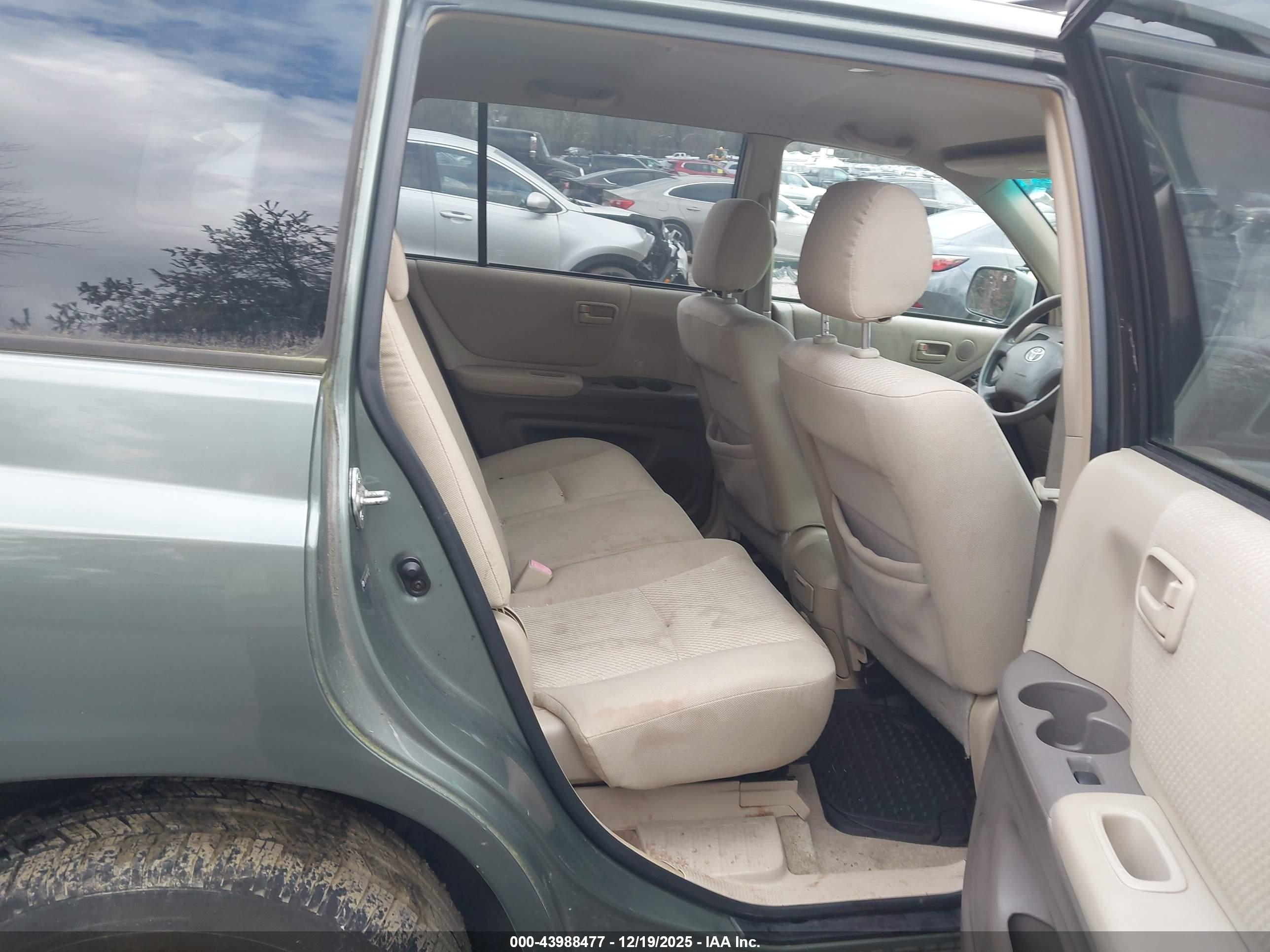 TOYOTA HIGHLANDER image 8