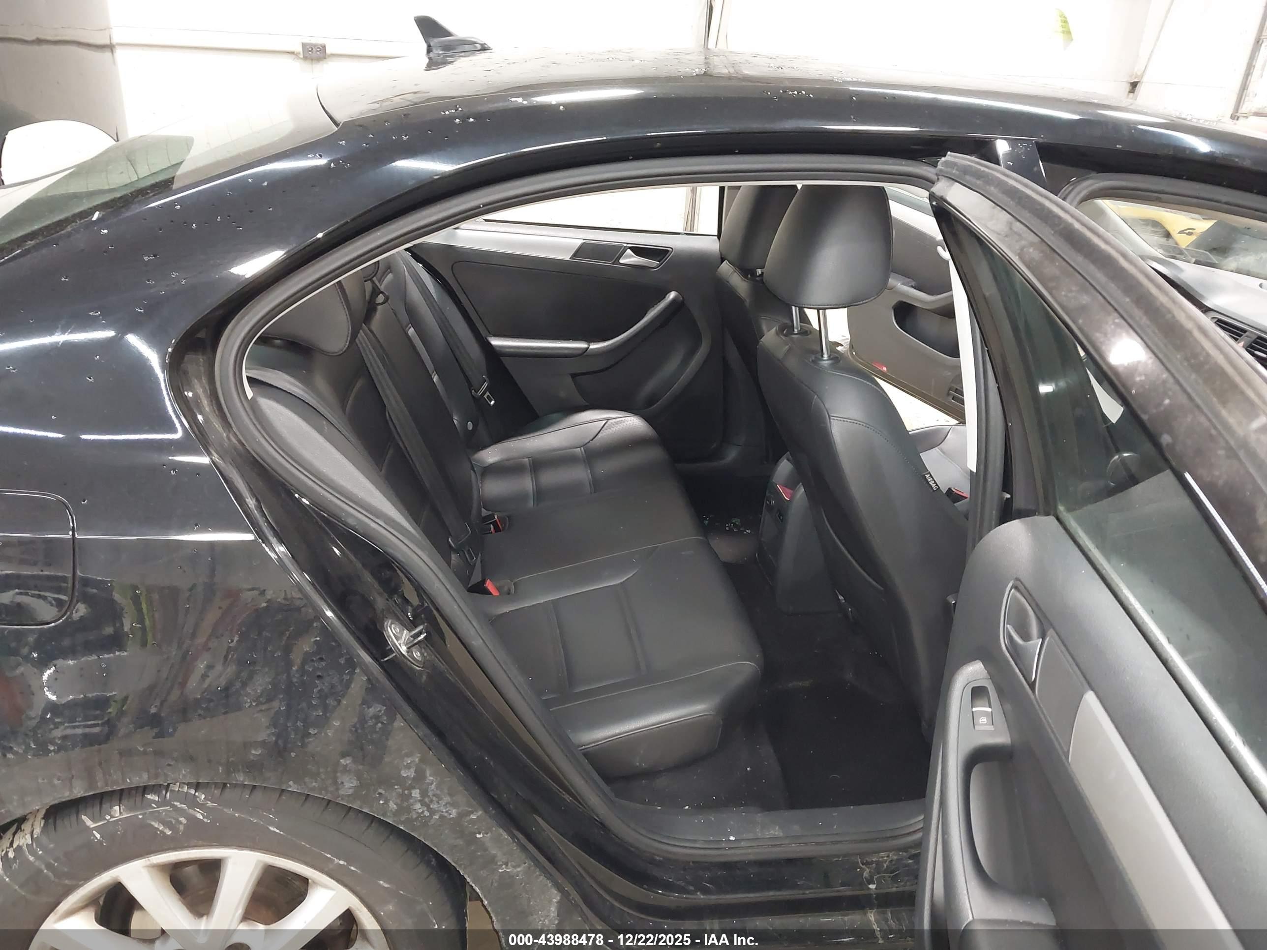 VOLKSWAGEN JETTA image 8
