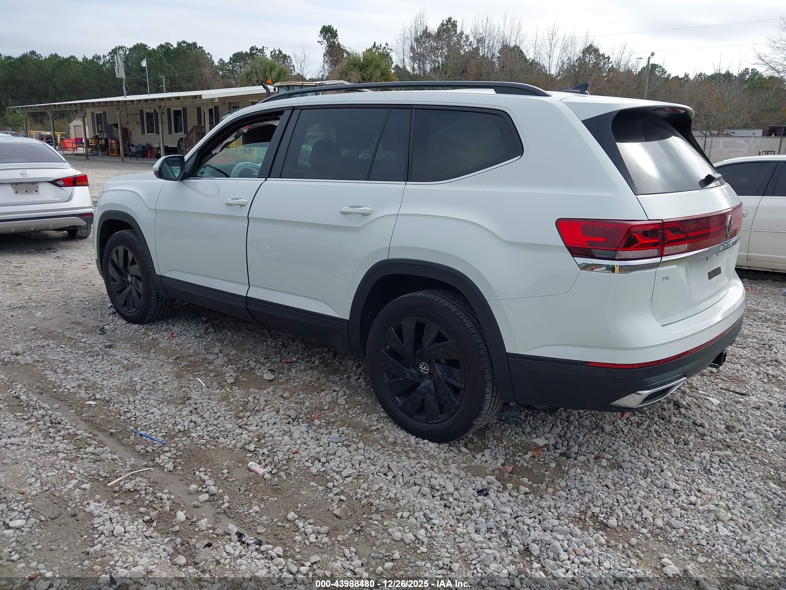 VOLKSWAGEN ATLAS image 3