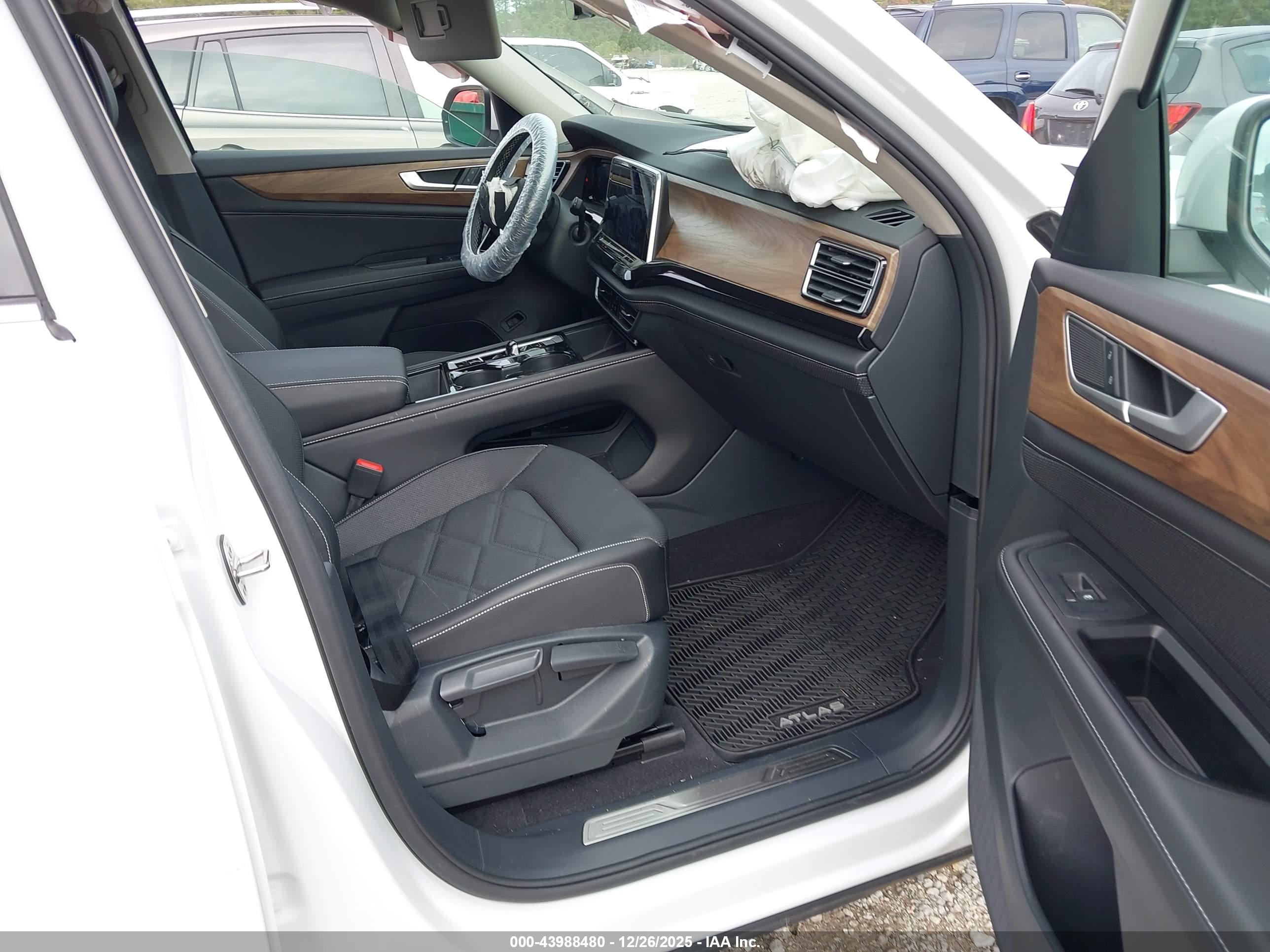 VOLKSWAGEN ATLAS image 5