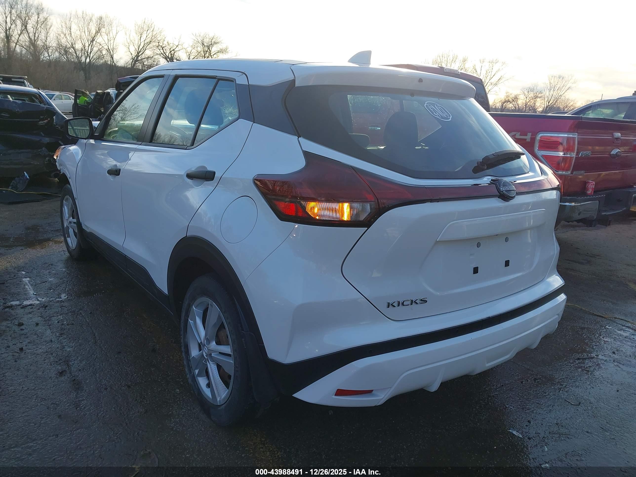 NISSAN KICKS image 3