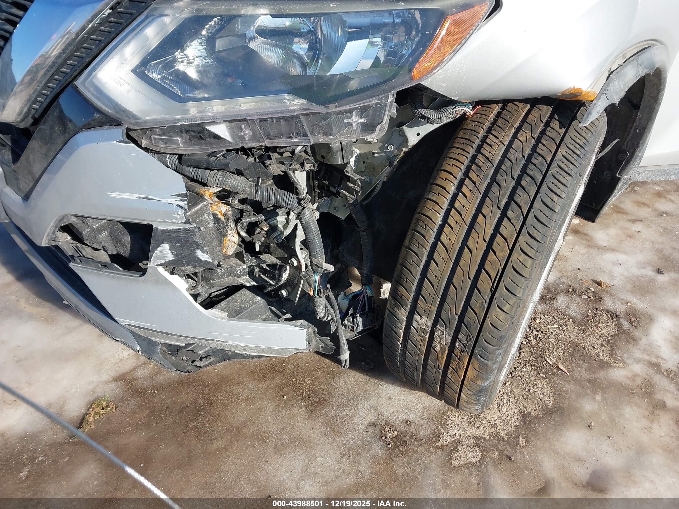 NISSAN ROGUE image 6