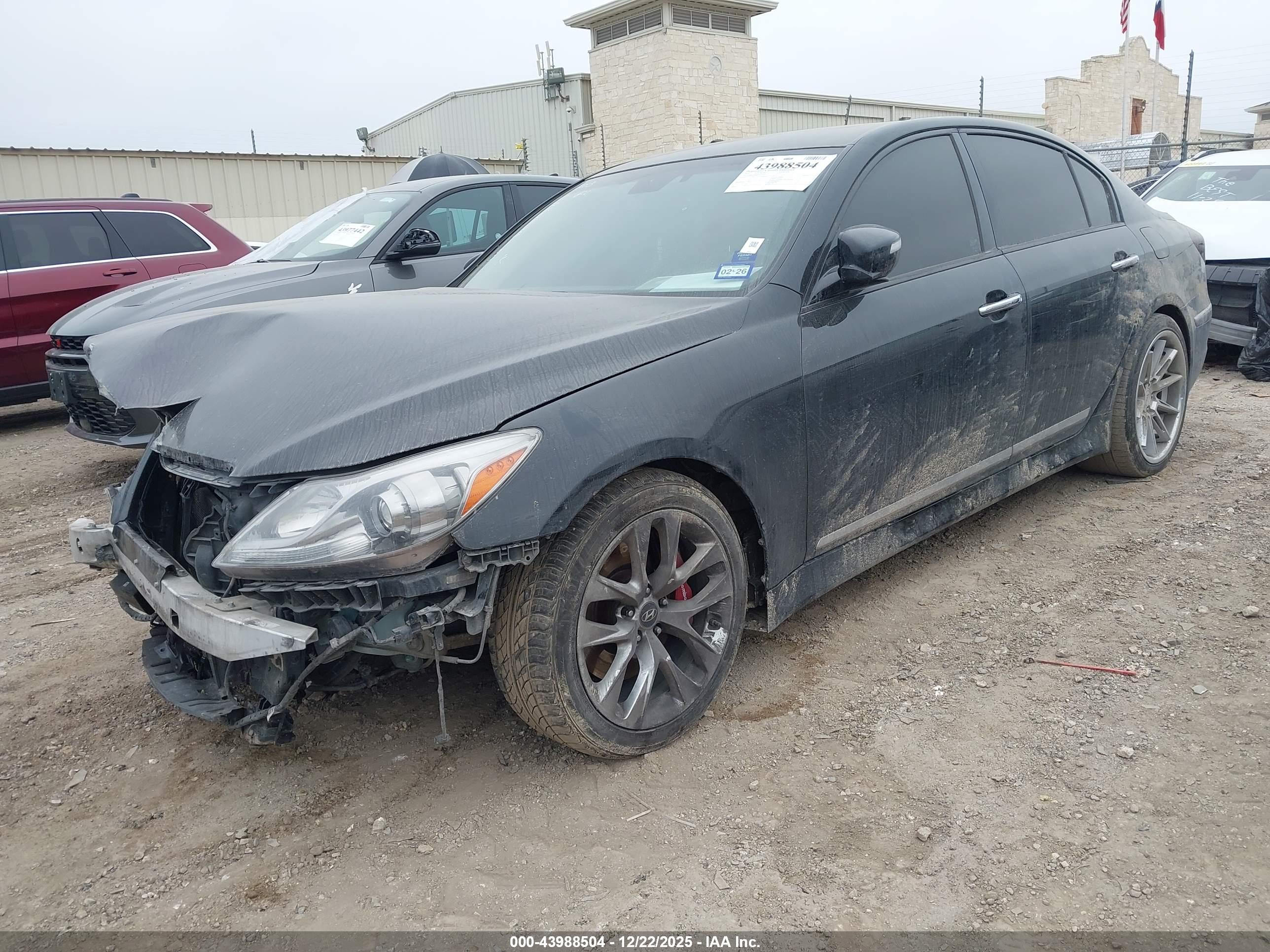 HYUNDAI GENESIS image 2
