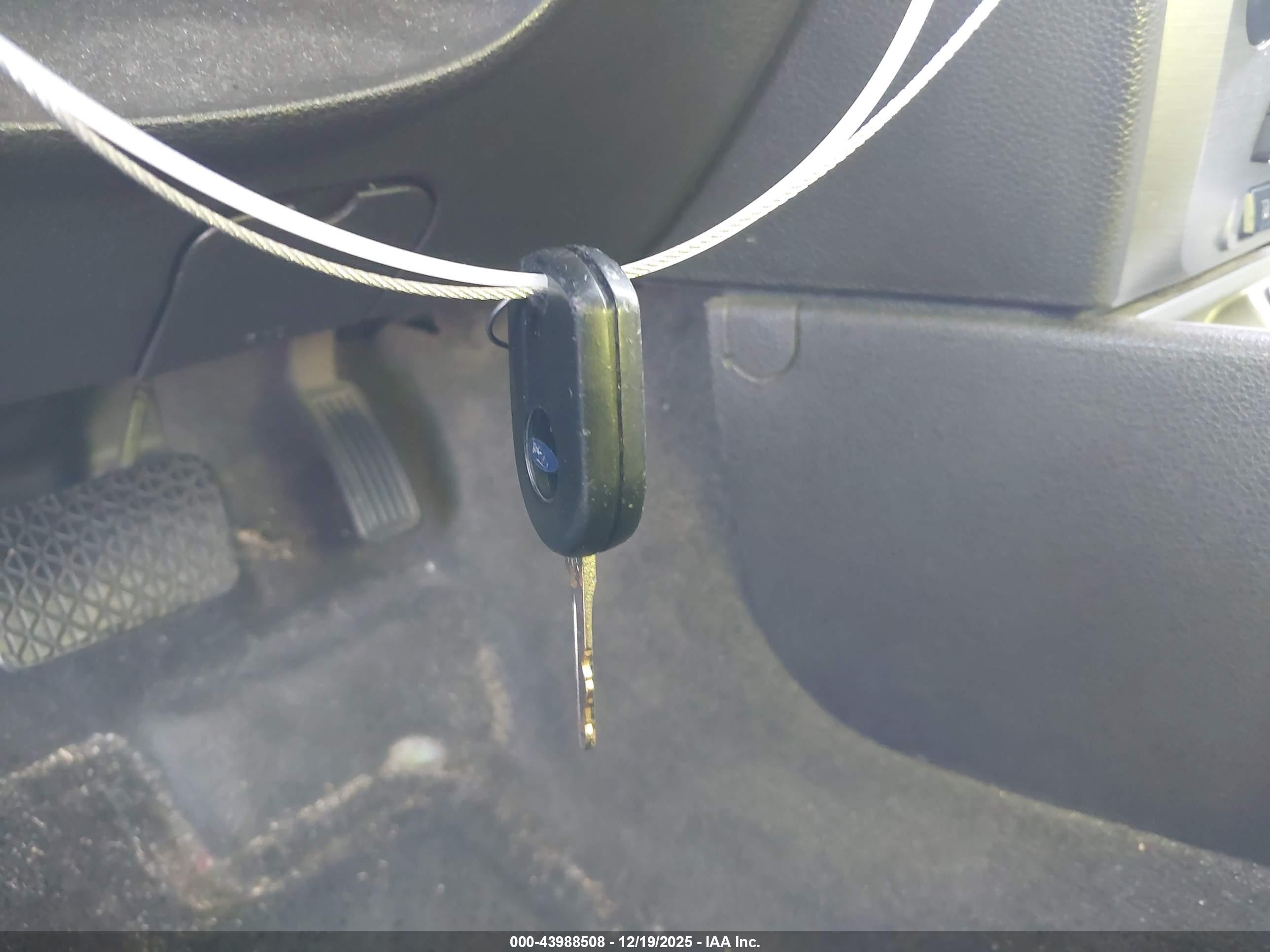 FORD FUSION image 11