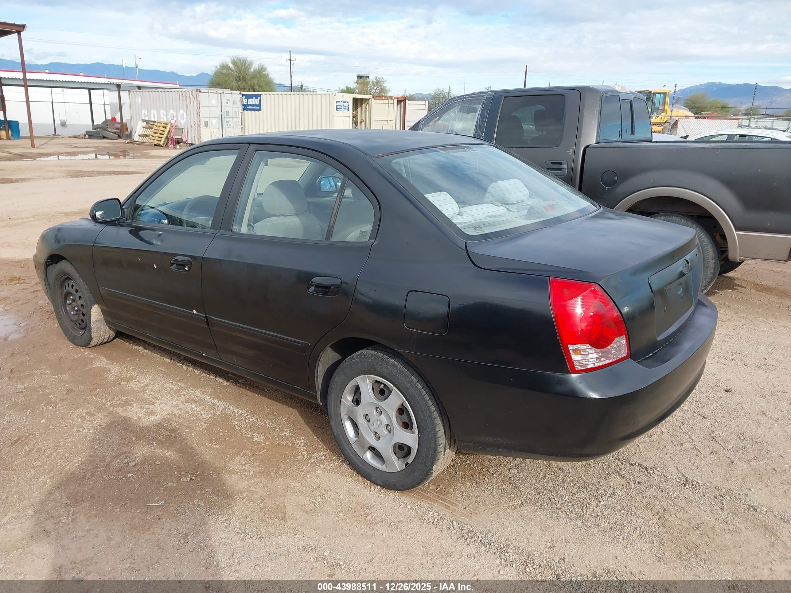 HYUNDAI ELANTRA image 3