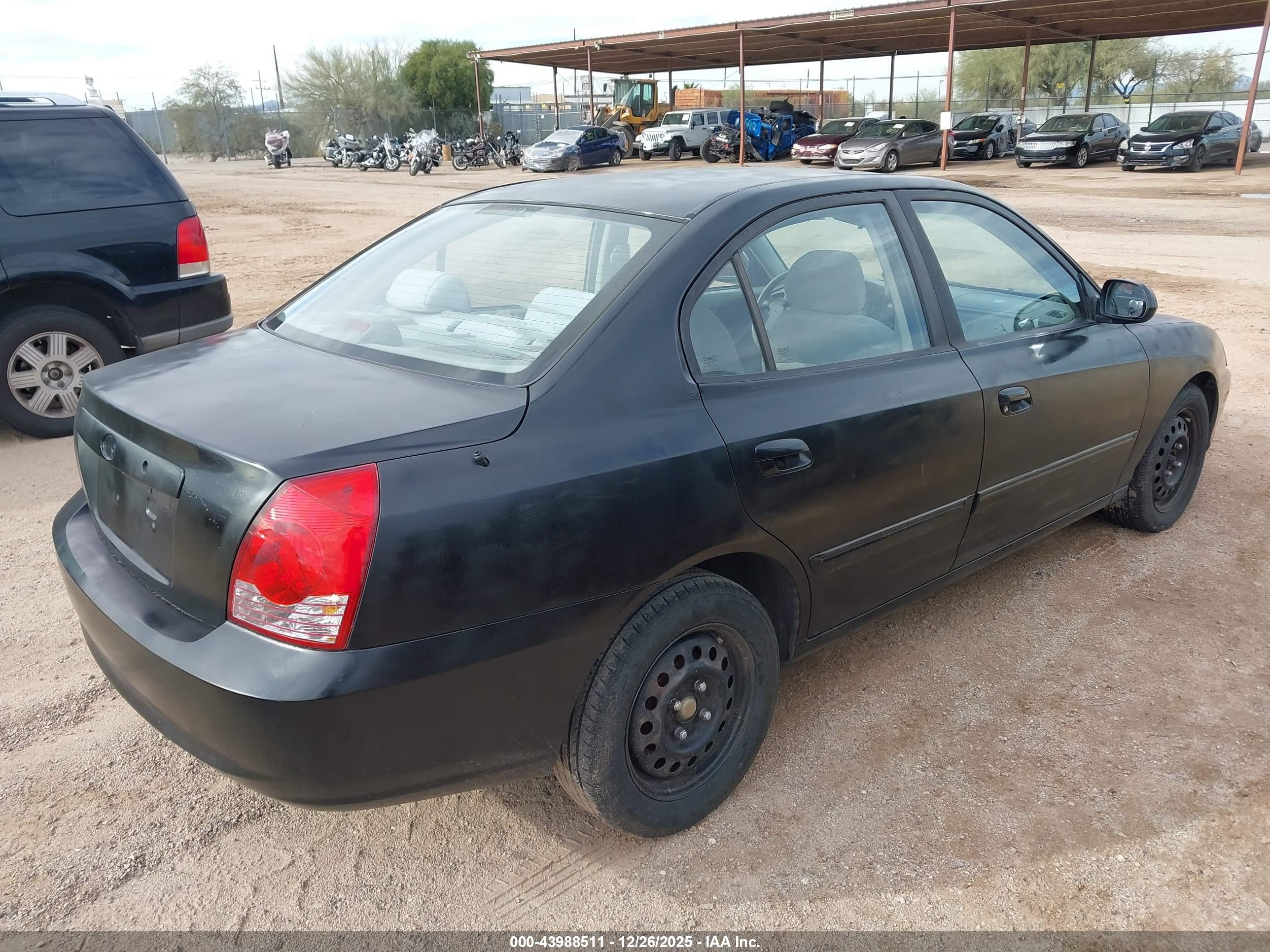 HYUNDAI ELANTRA image 4