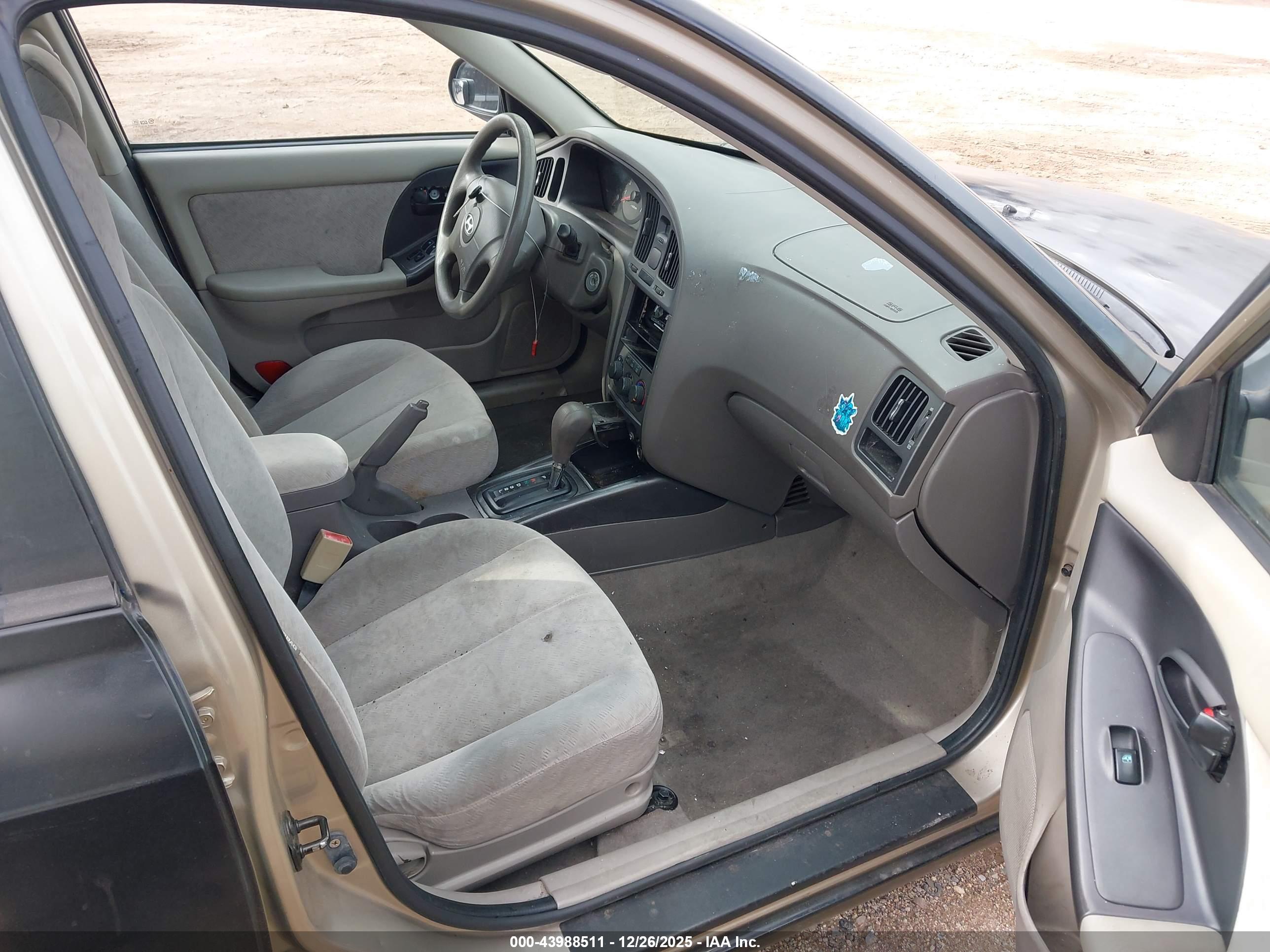 HYUNDAI ELANTRA image 5