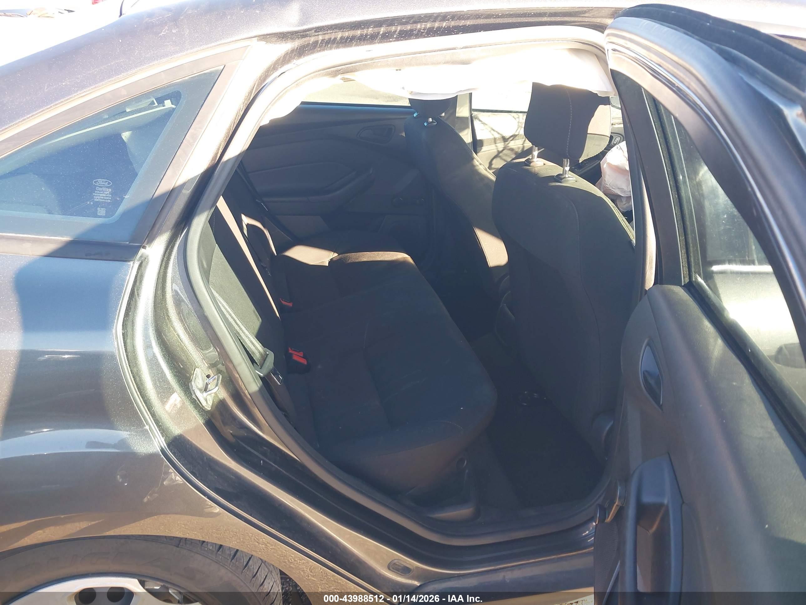 FORD FOCUS image 8