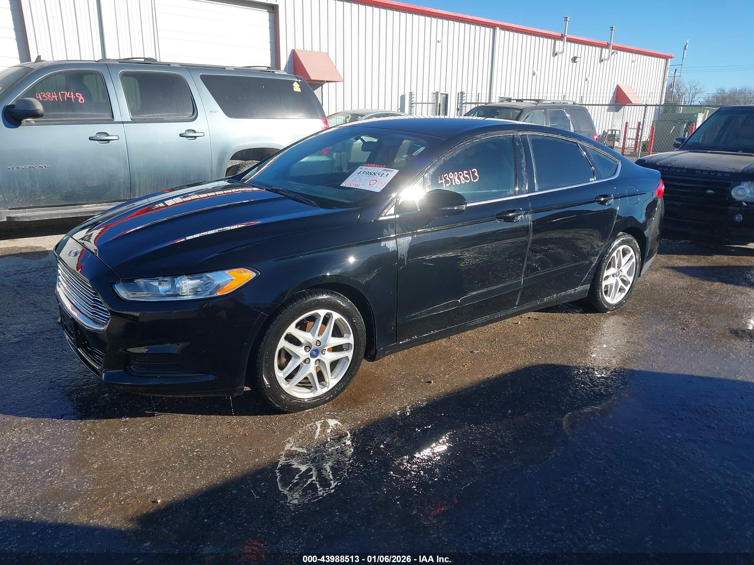 FORD FUSION image 2