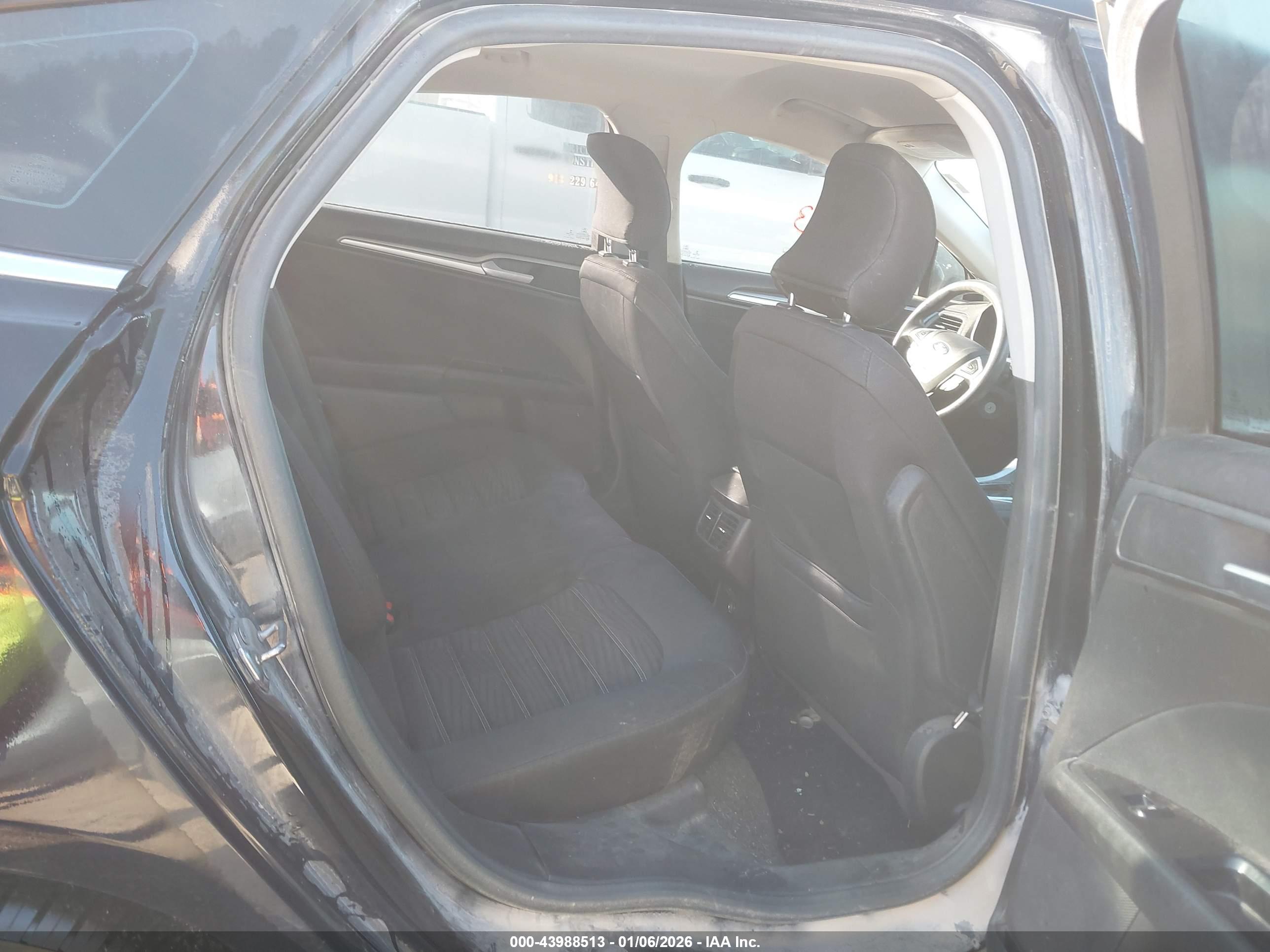 FORD FUSION image 8