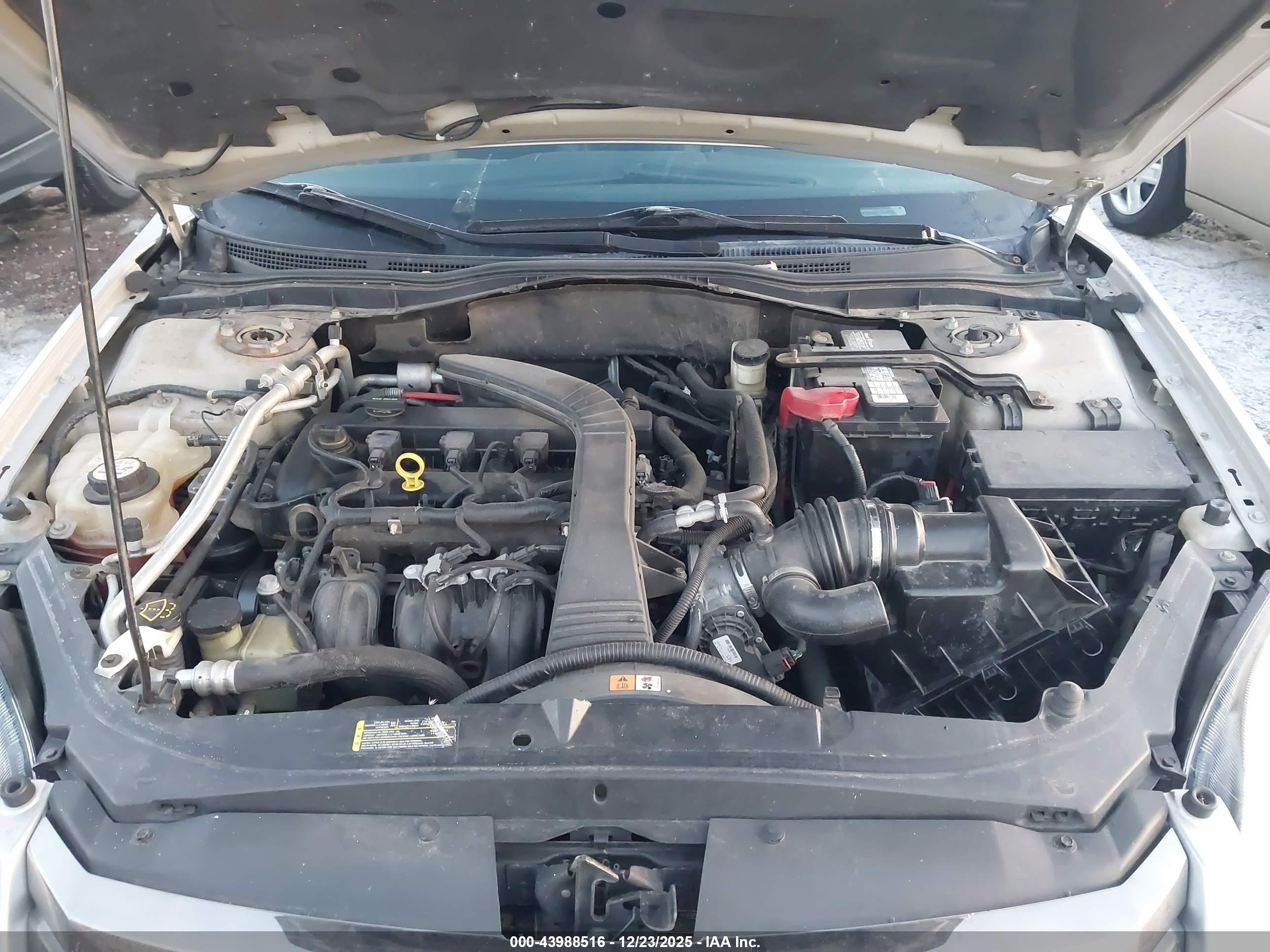 FORD FUSION image 10