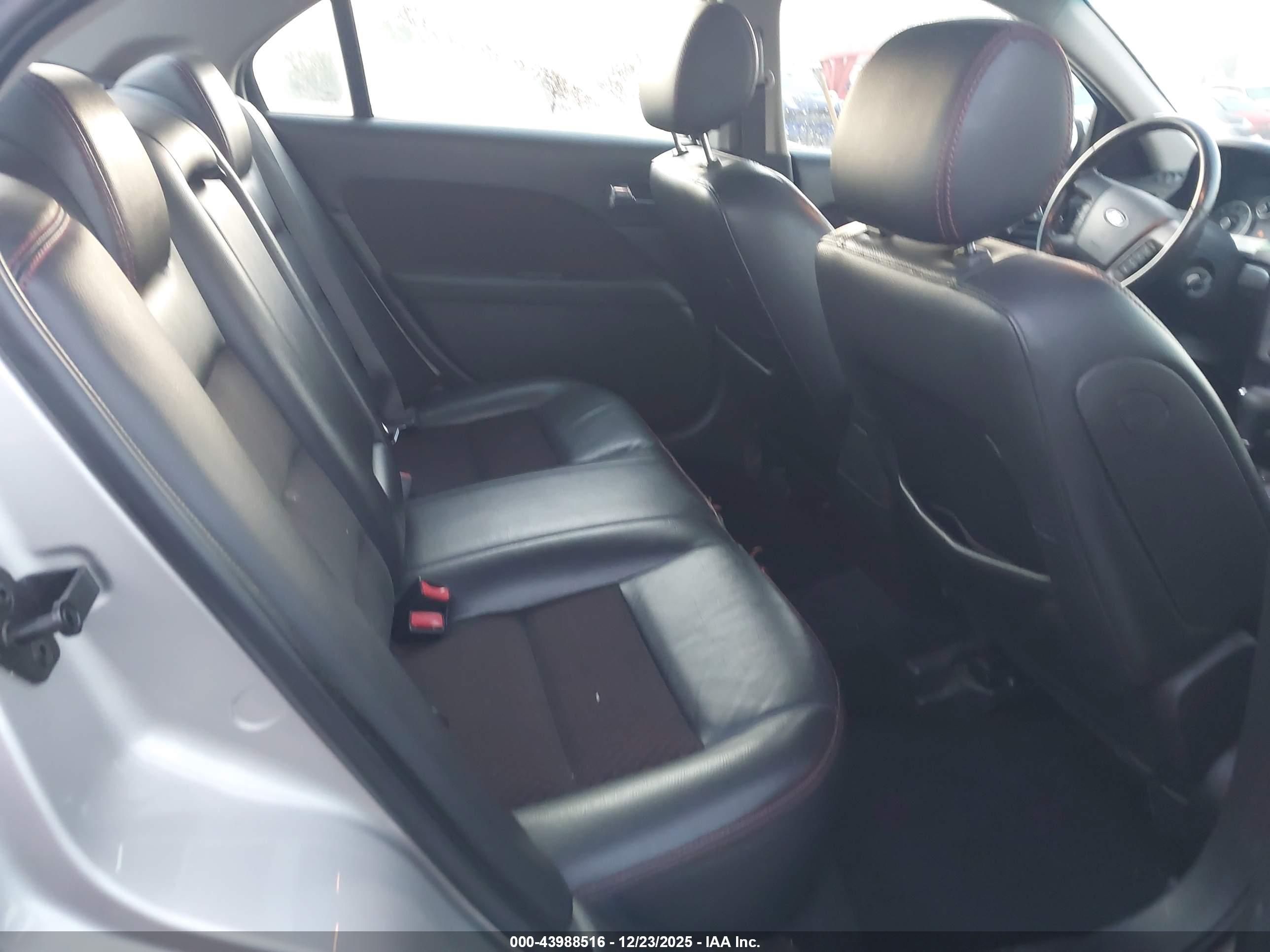 FORD FUSION image 8