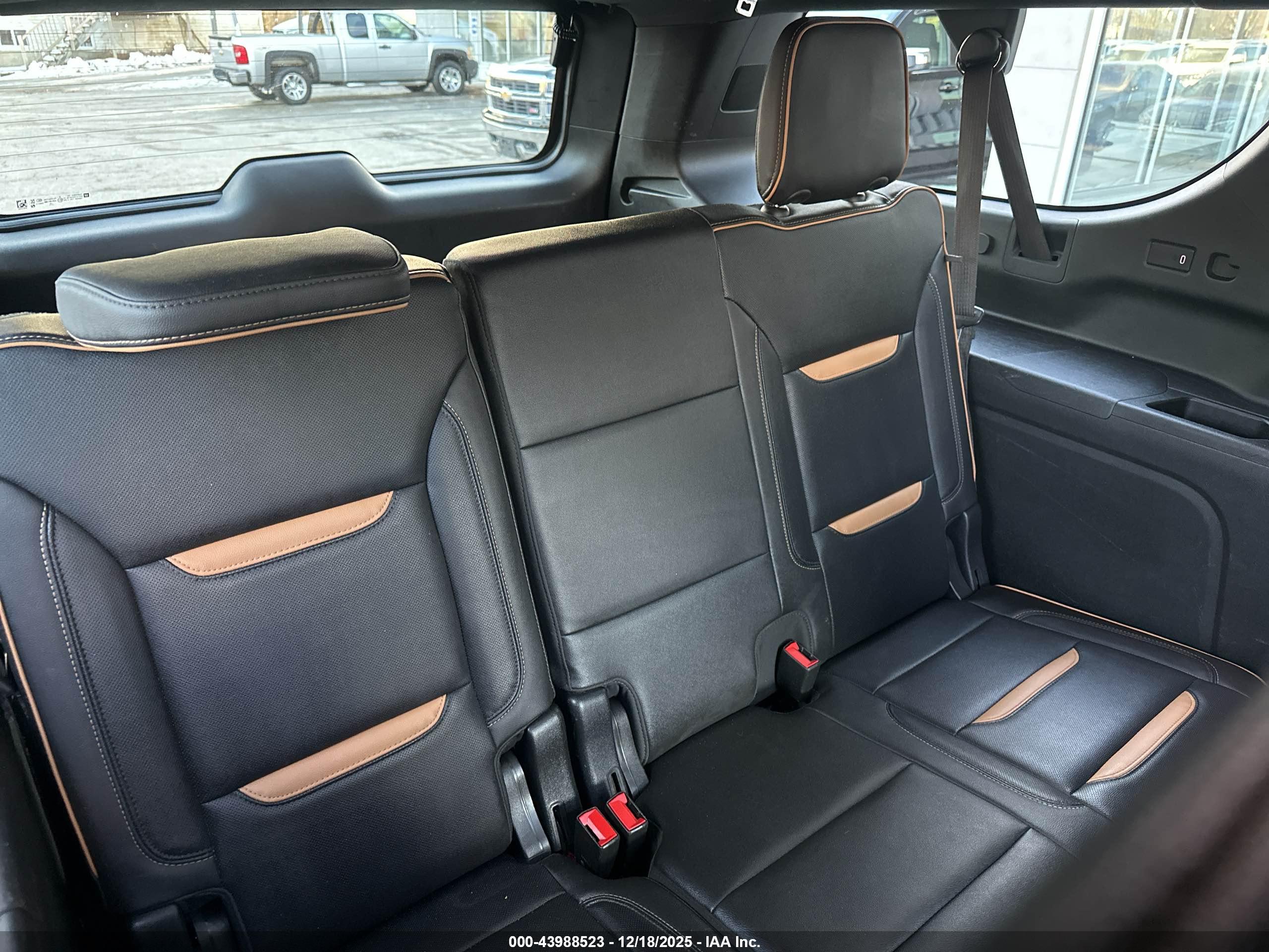 GMC YUKON image 6