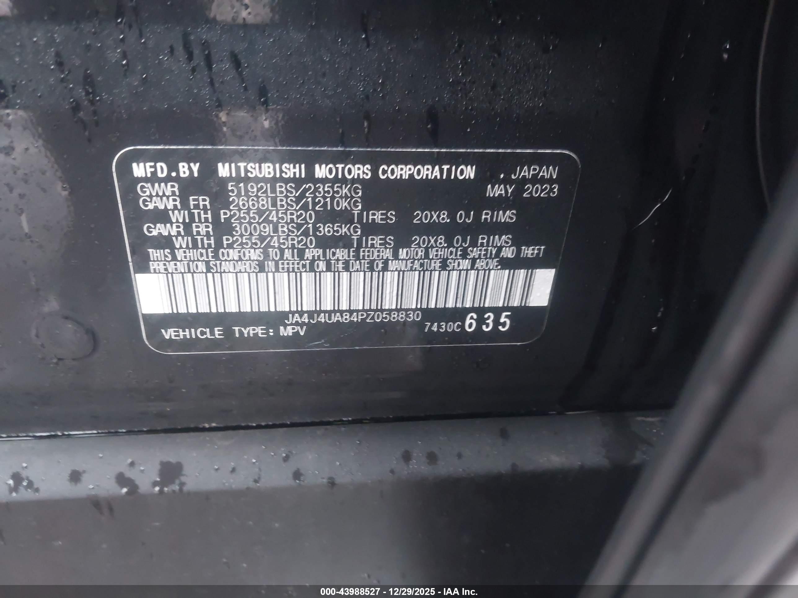 MITSUBISHI OUTLANDER image 9