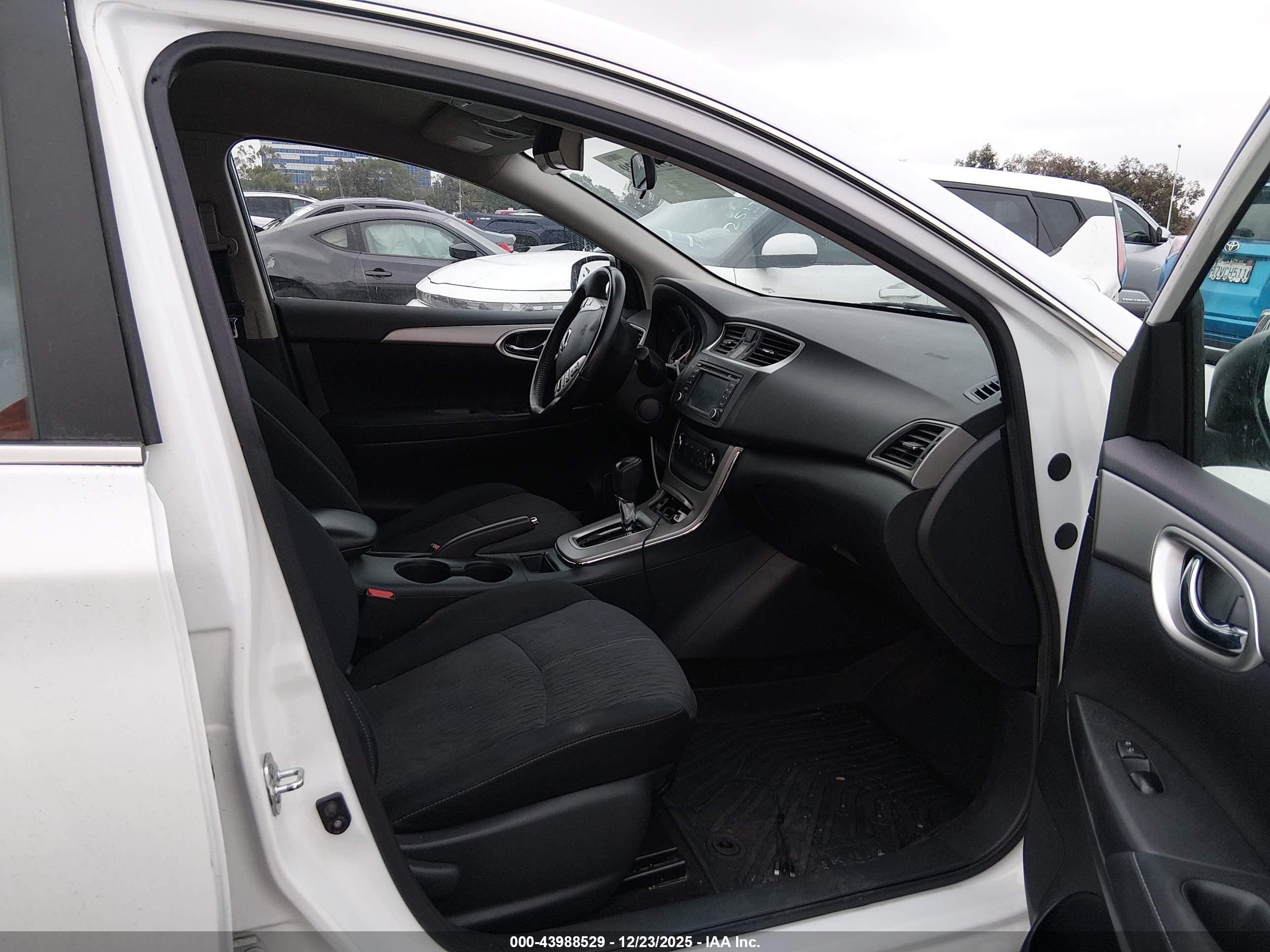 NISSAN SENTRA image 5