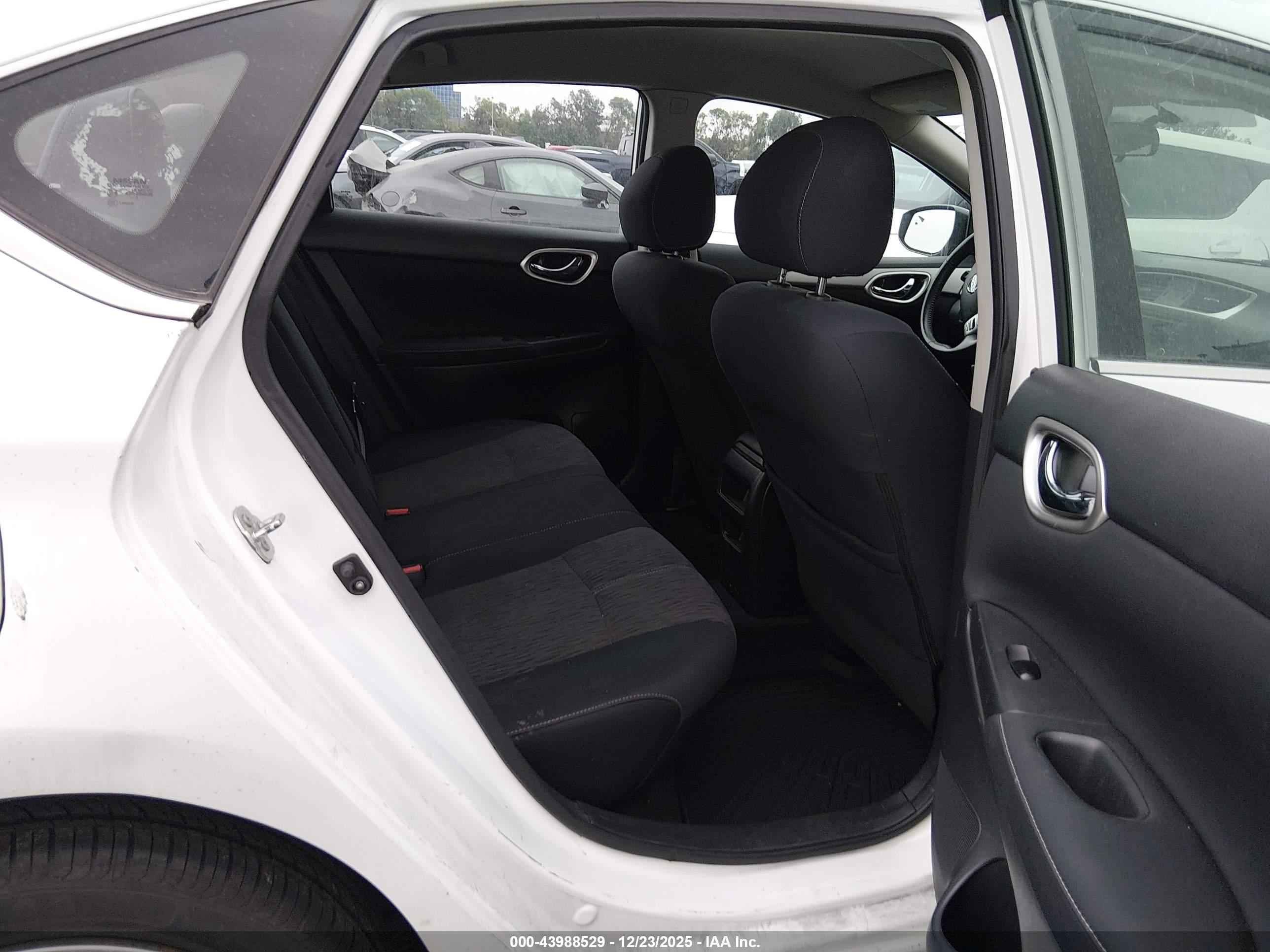 NISSAN SENTRA image 8