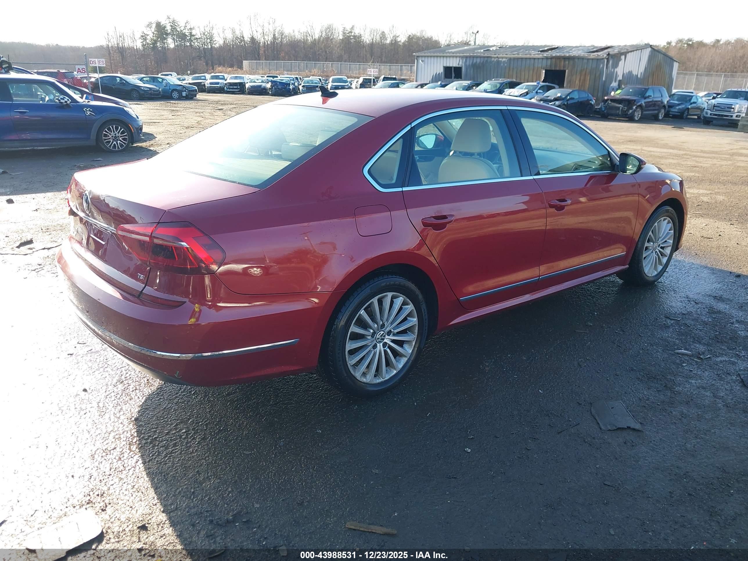 VOLKSWAGEN PASSAT image 4