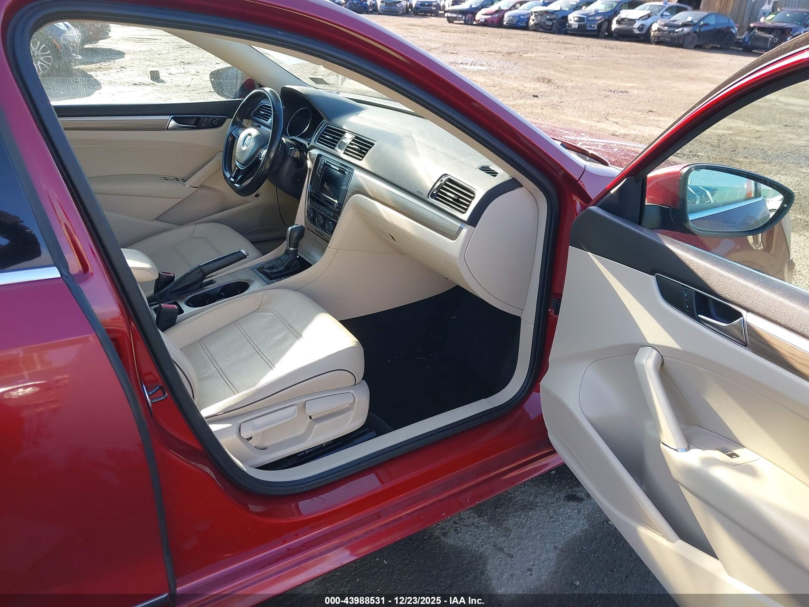 VOLKSWAGEN PASSAT image 5