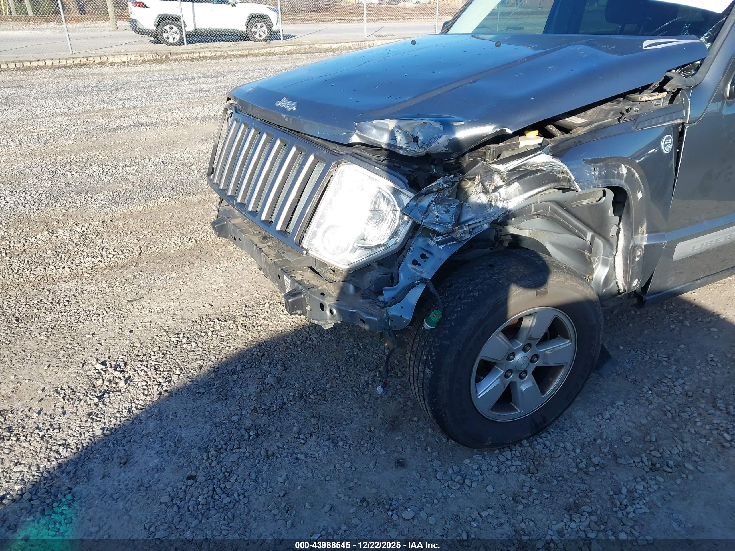 JEEP LIBERTY image 6